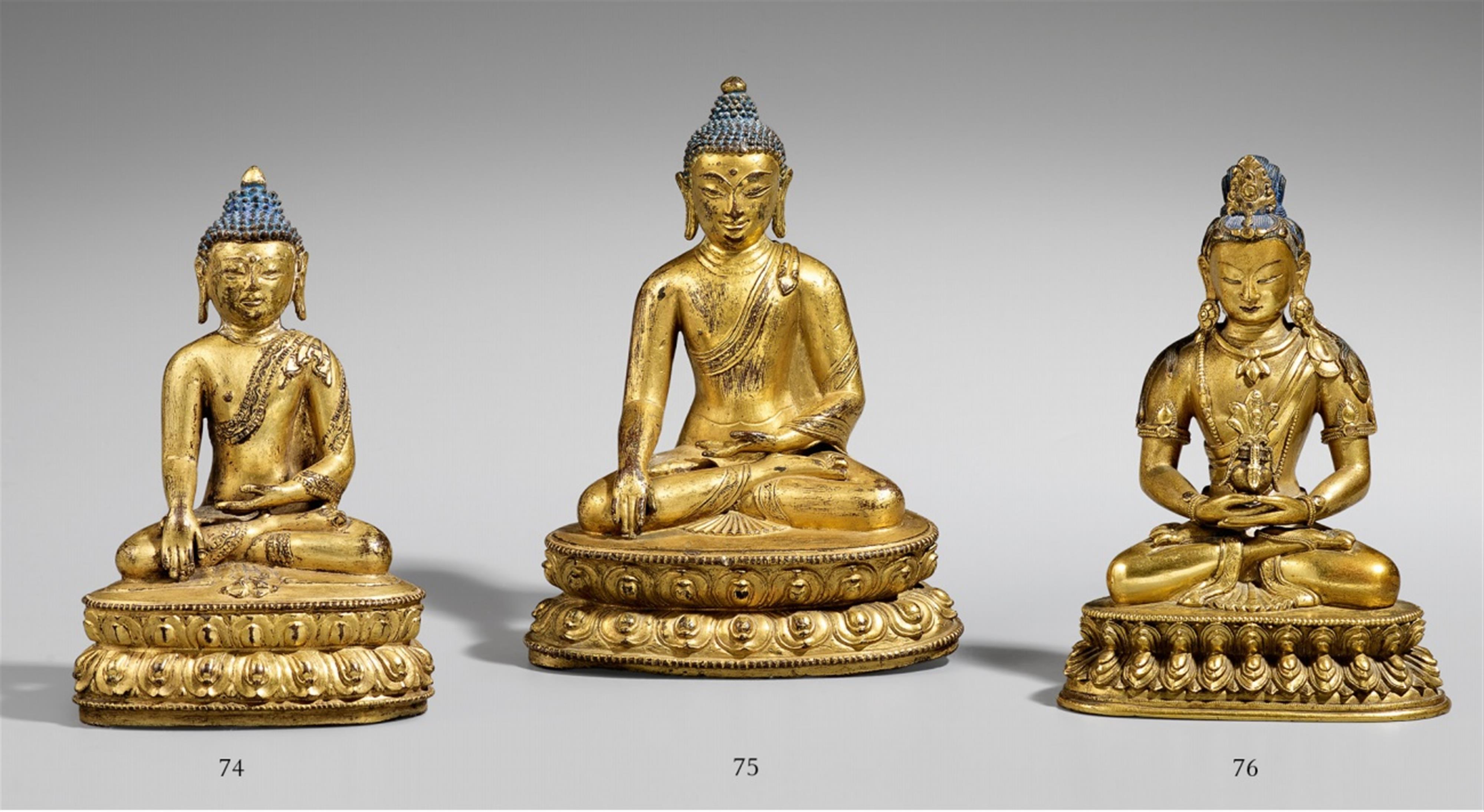 A Tibetan gilt bronze figure of Buddha Shakyamuni. 15th/16th century - image-1