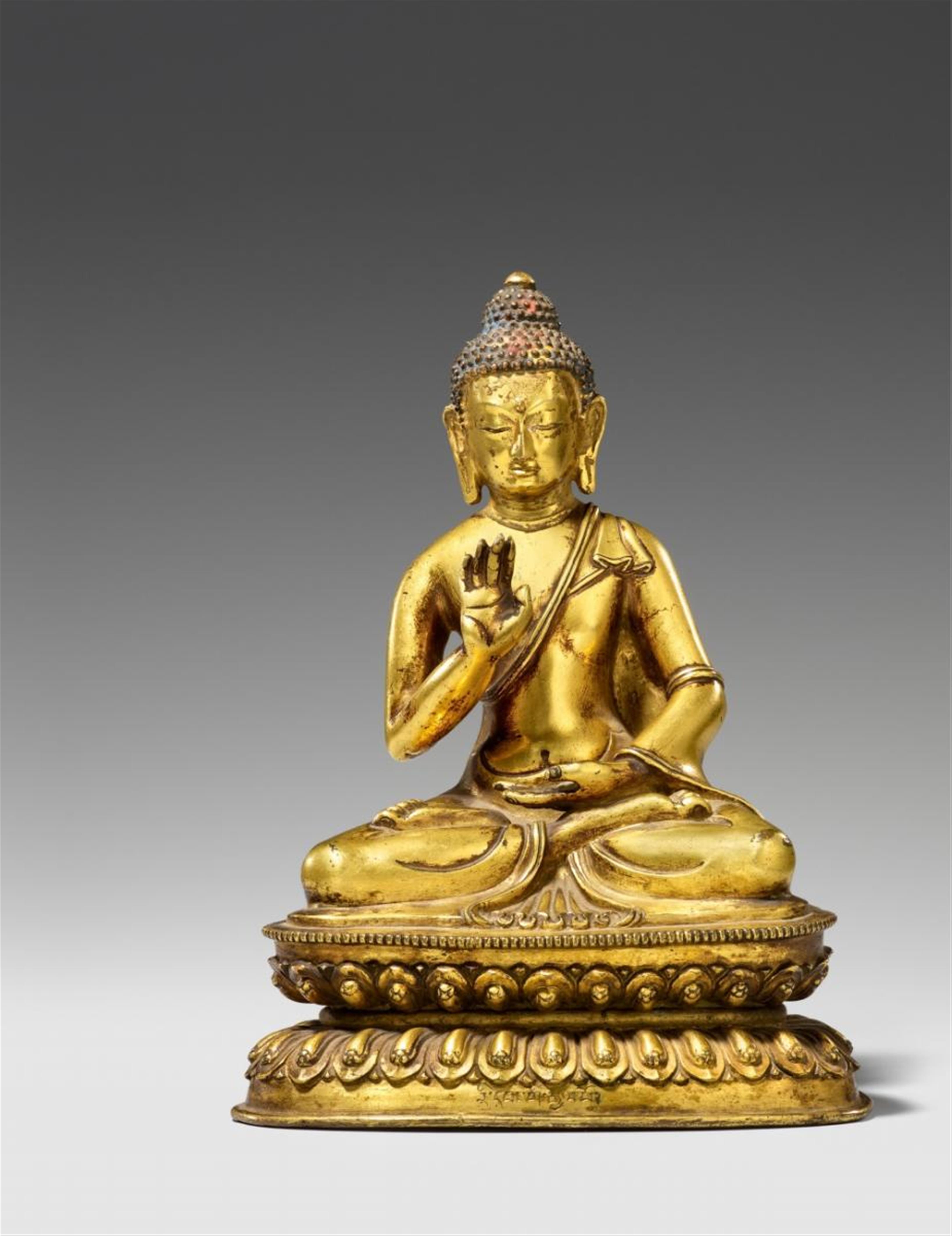 Buddha Amoghasiddhi. Feuervergoldete Bronze. Tibet. 18. Jh. - image-1