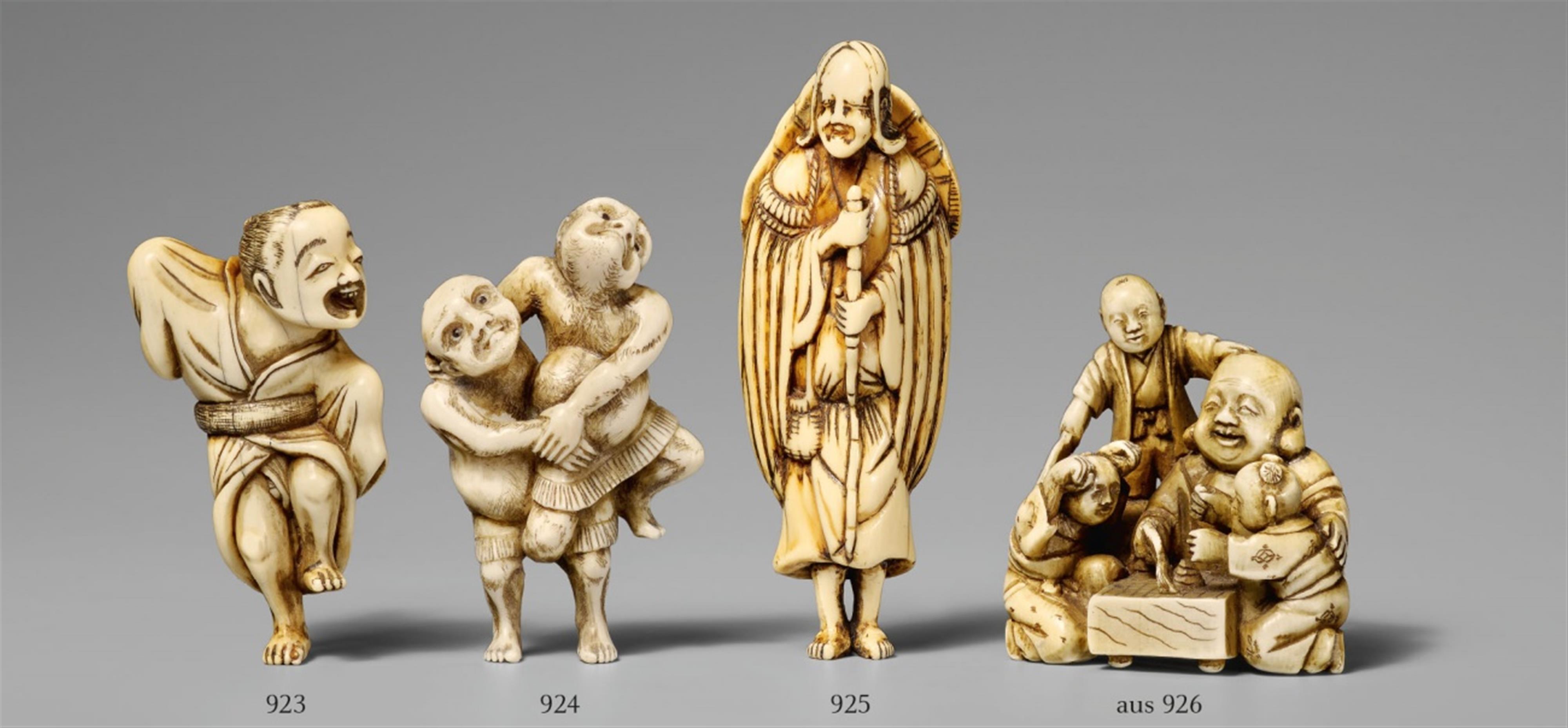 An ivory netsuke of a wildly dancing man. 19th century - image-1