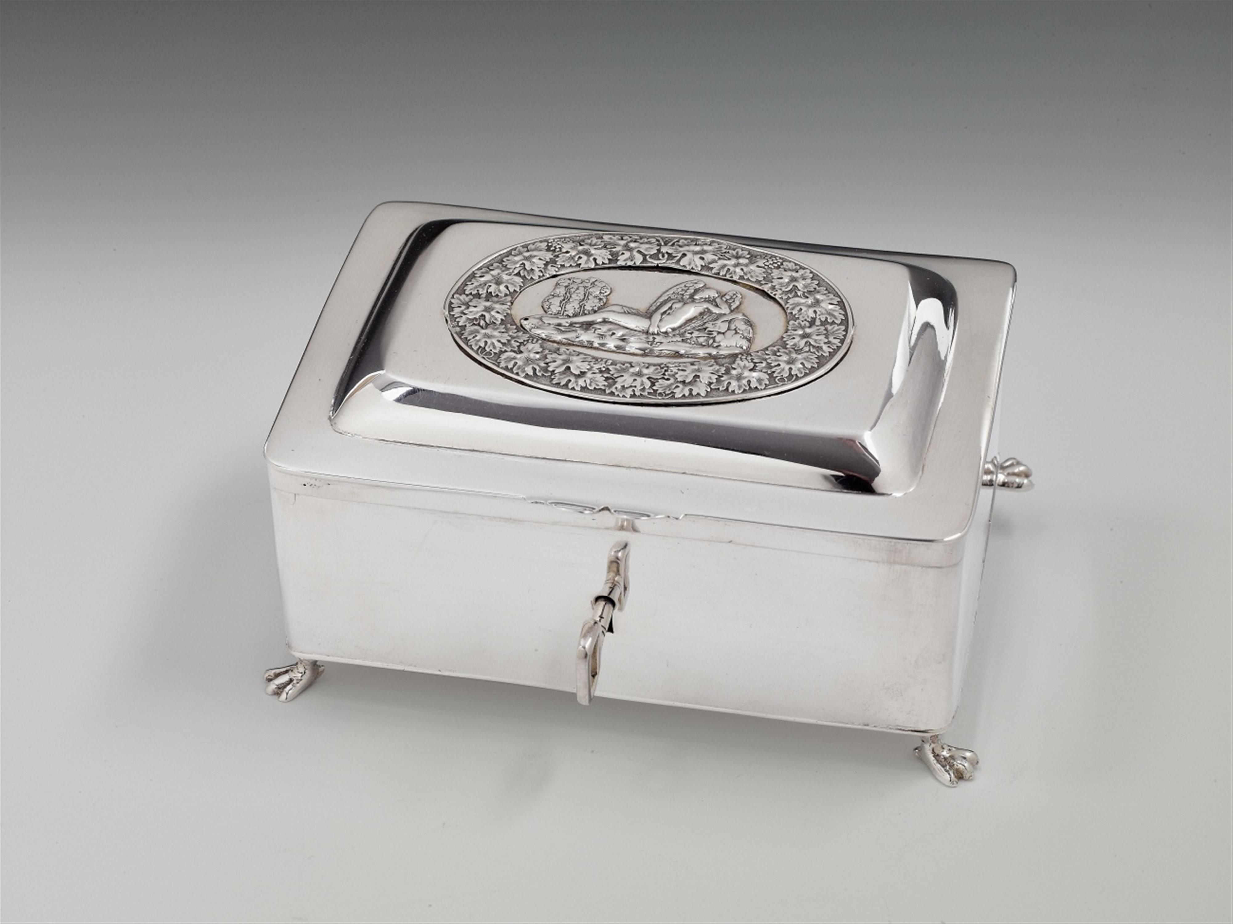 A Berlin silver sugar box. Marks of August Wilhelm Lienemann, 1819 - 32. - image-1