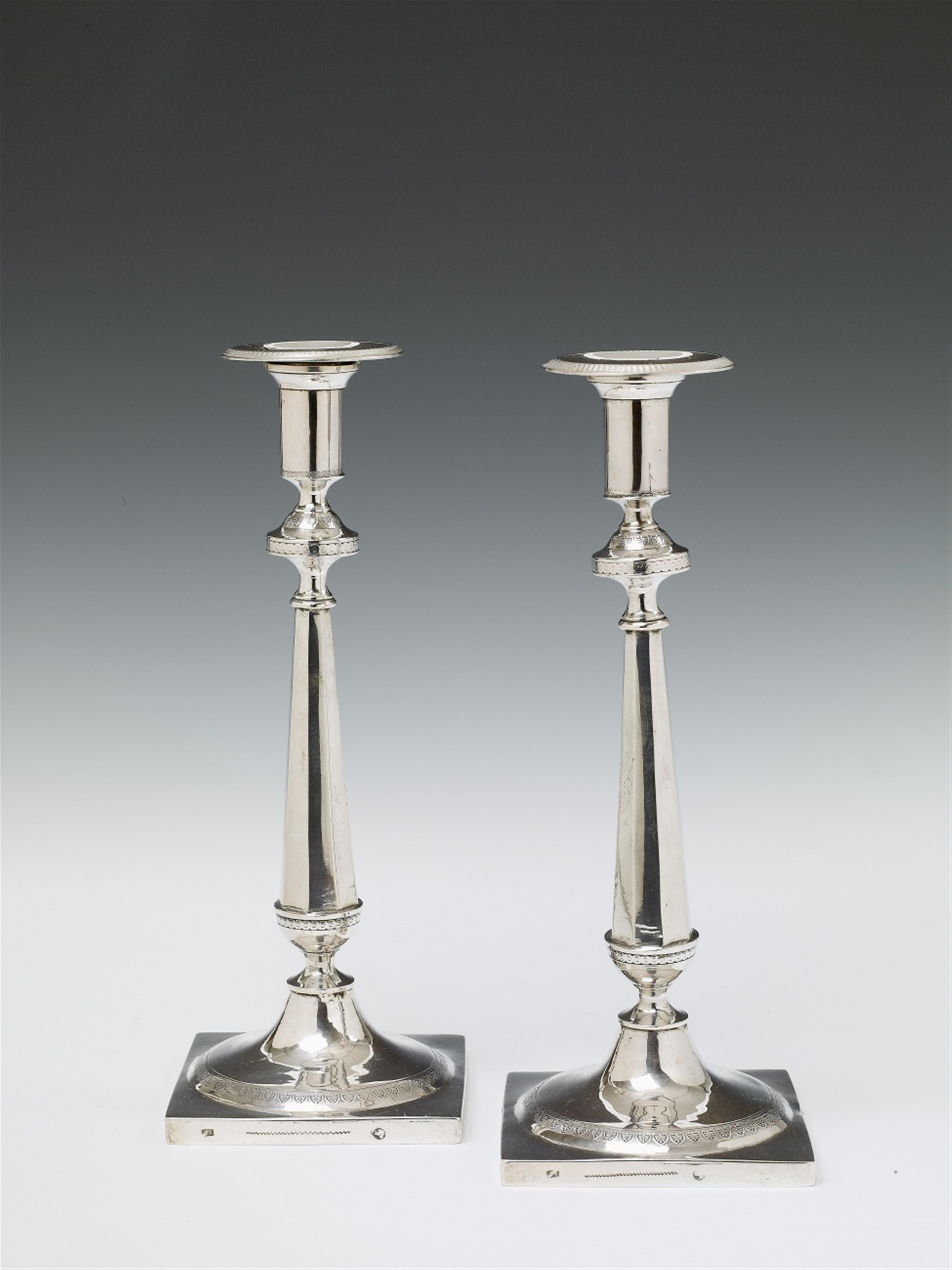 A pair of Berlin silver Neoclassical candlesticks. Marks presumably of Leberecht Fournier, ca. 1820. - image-1