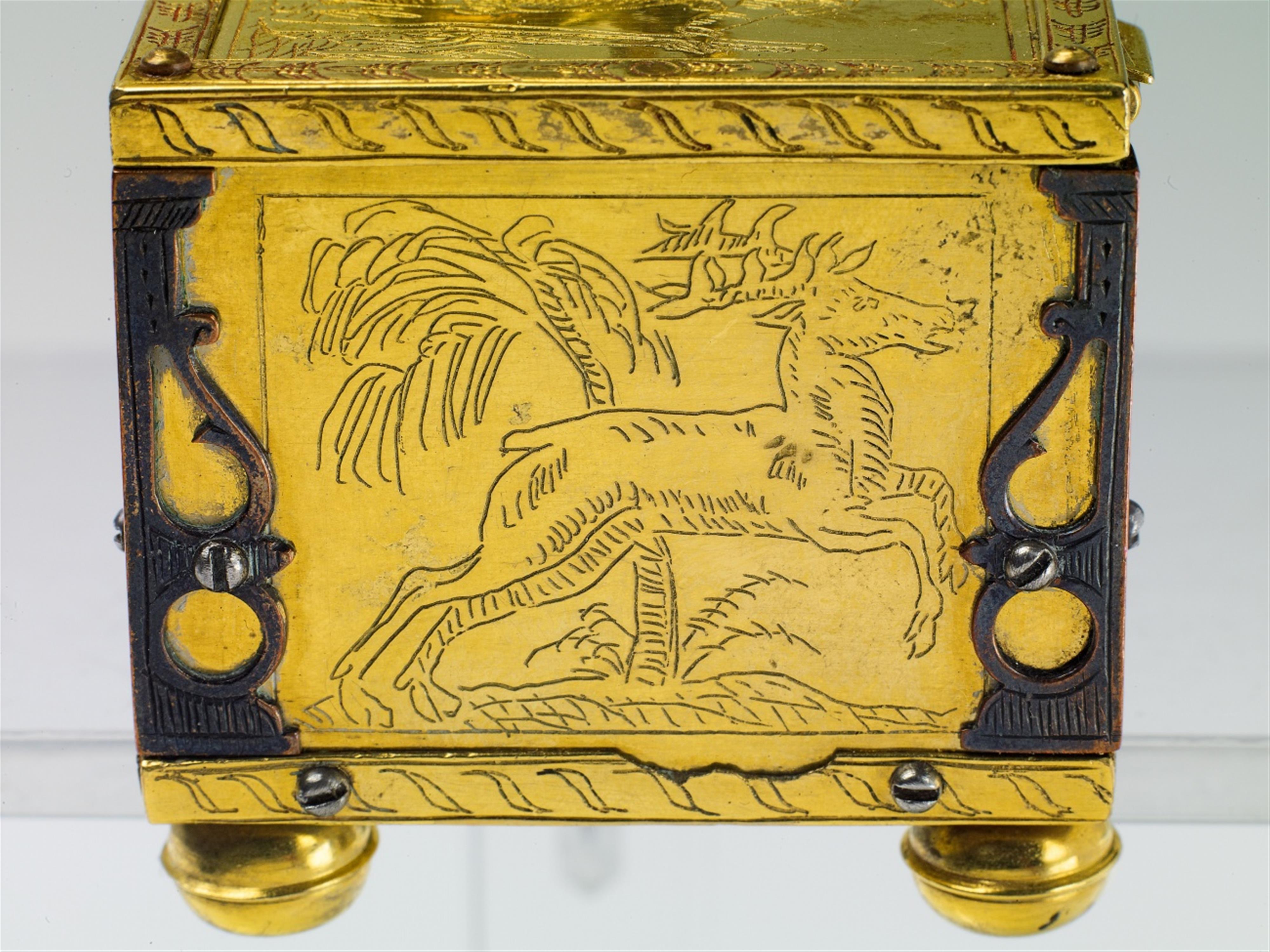A small Nuremberg gilt brass box - image-3