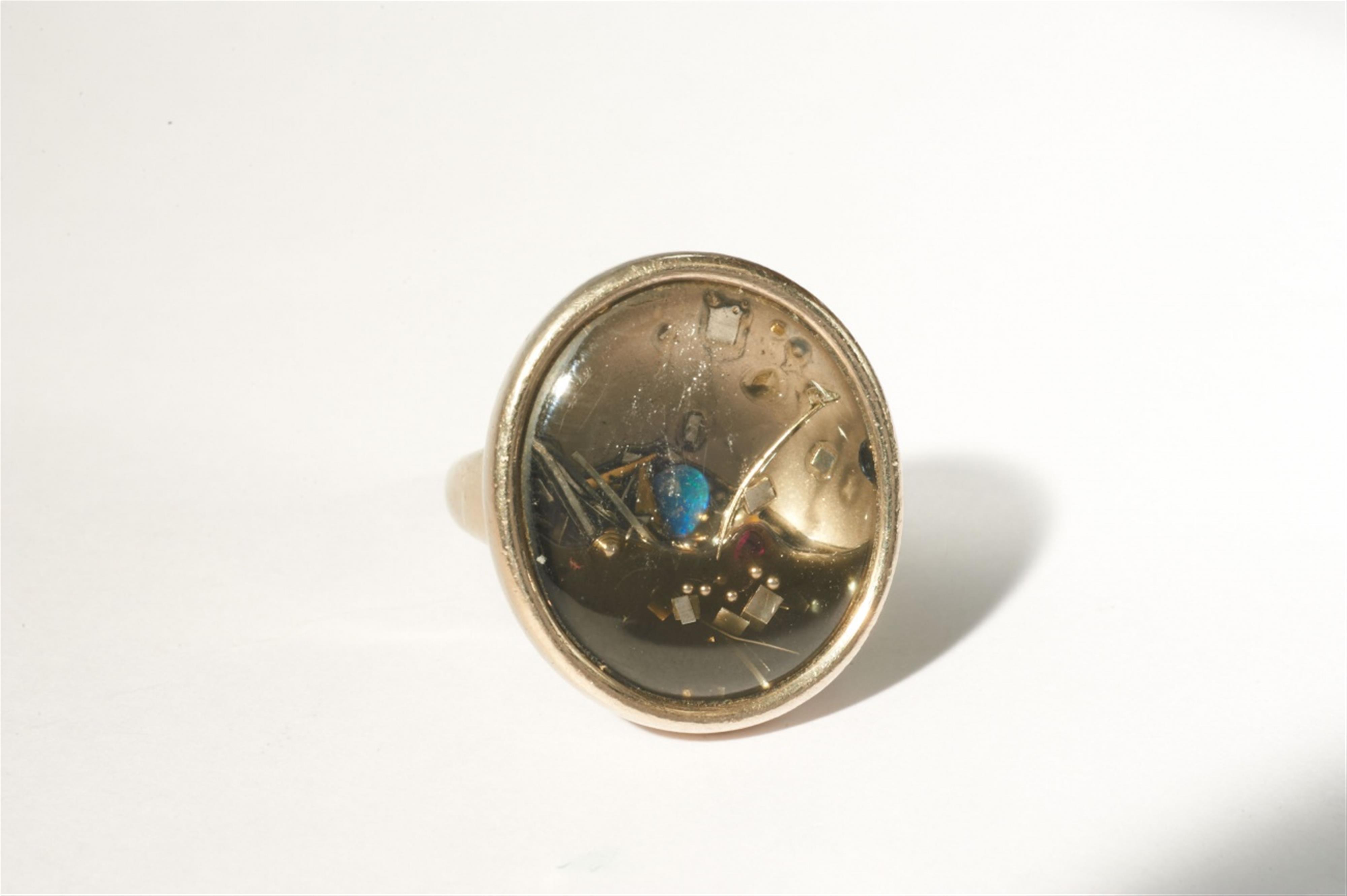 An 18k gold gem-set brooch of a male head with speech bubble by Falko Marx, Cologne - image-3