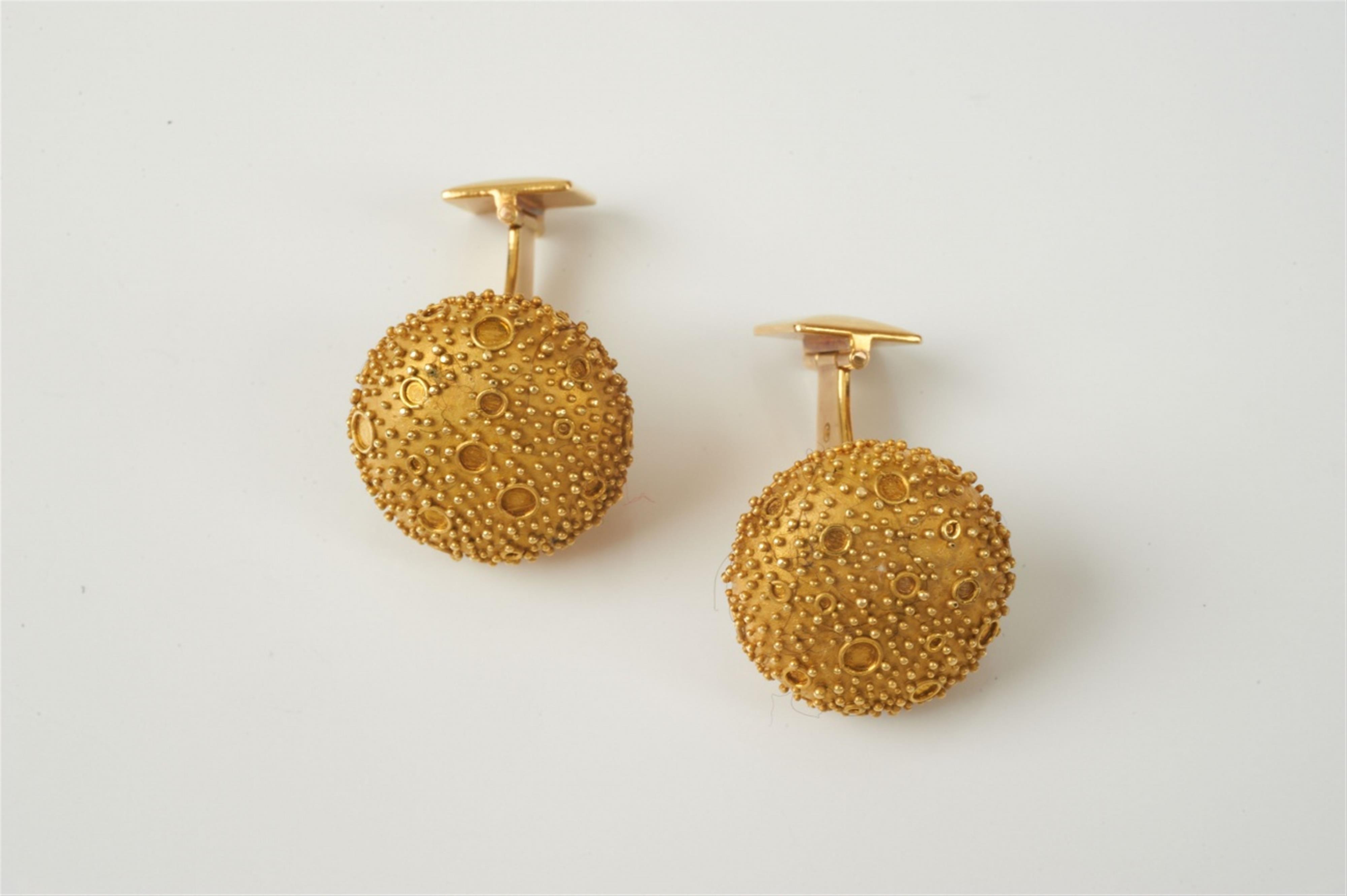 A pair of 18k gold cufflinks with granulation by Wilhelm Nagel, Cologne - image-1