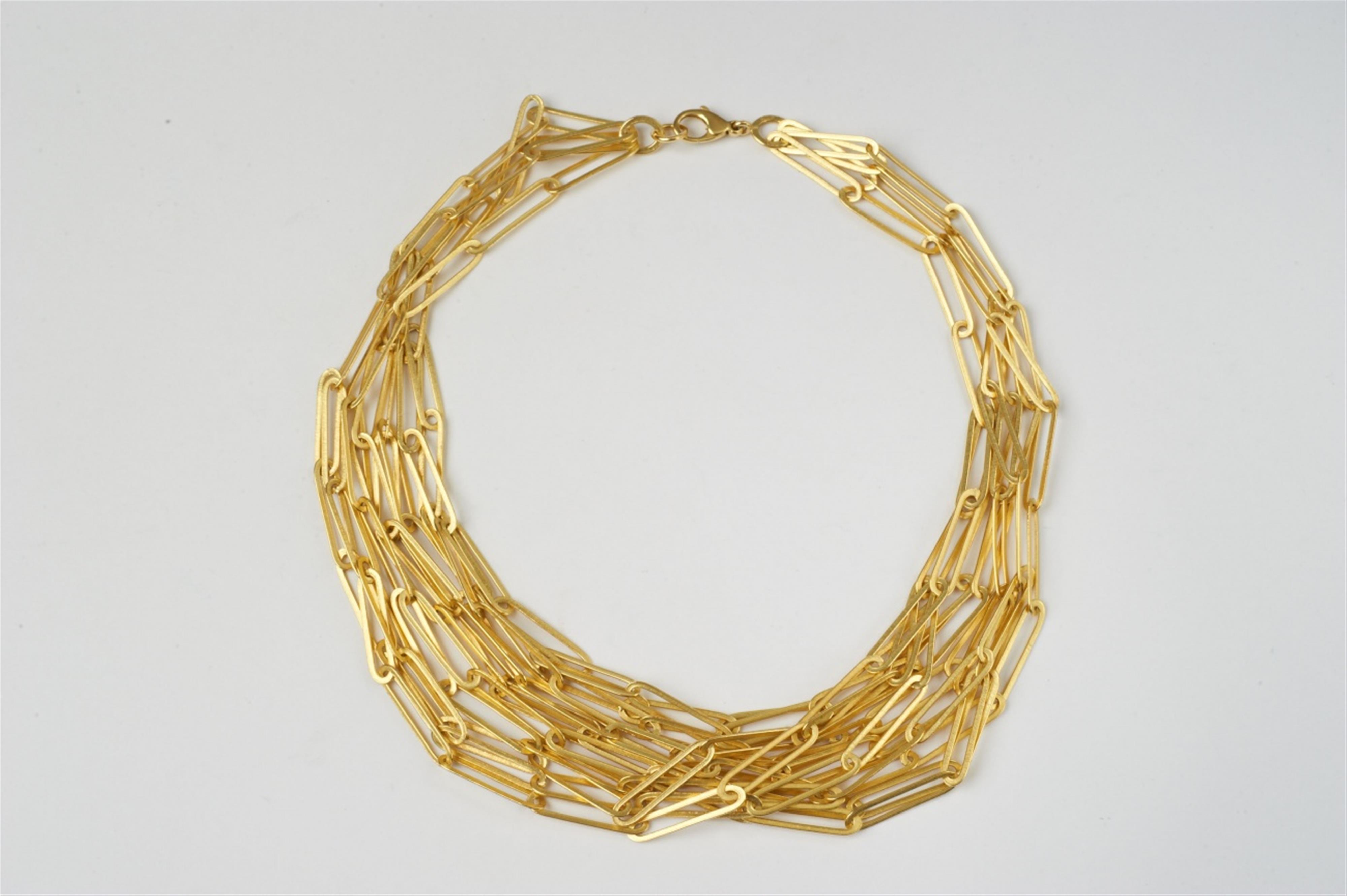 A unique, hand-forged 18k gold "paperclip" necklace by Albert Sous - image-1