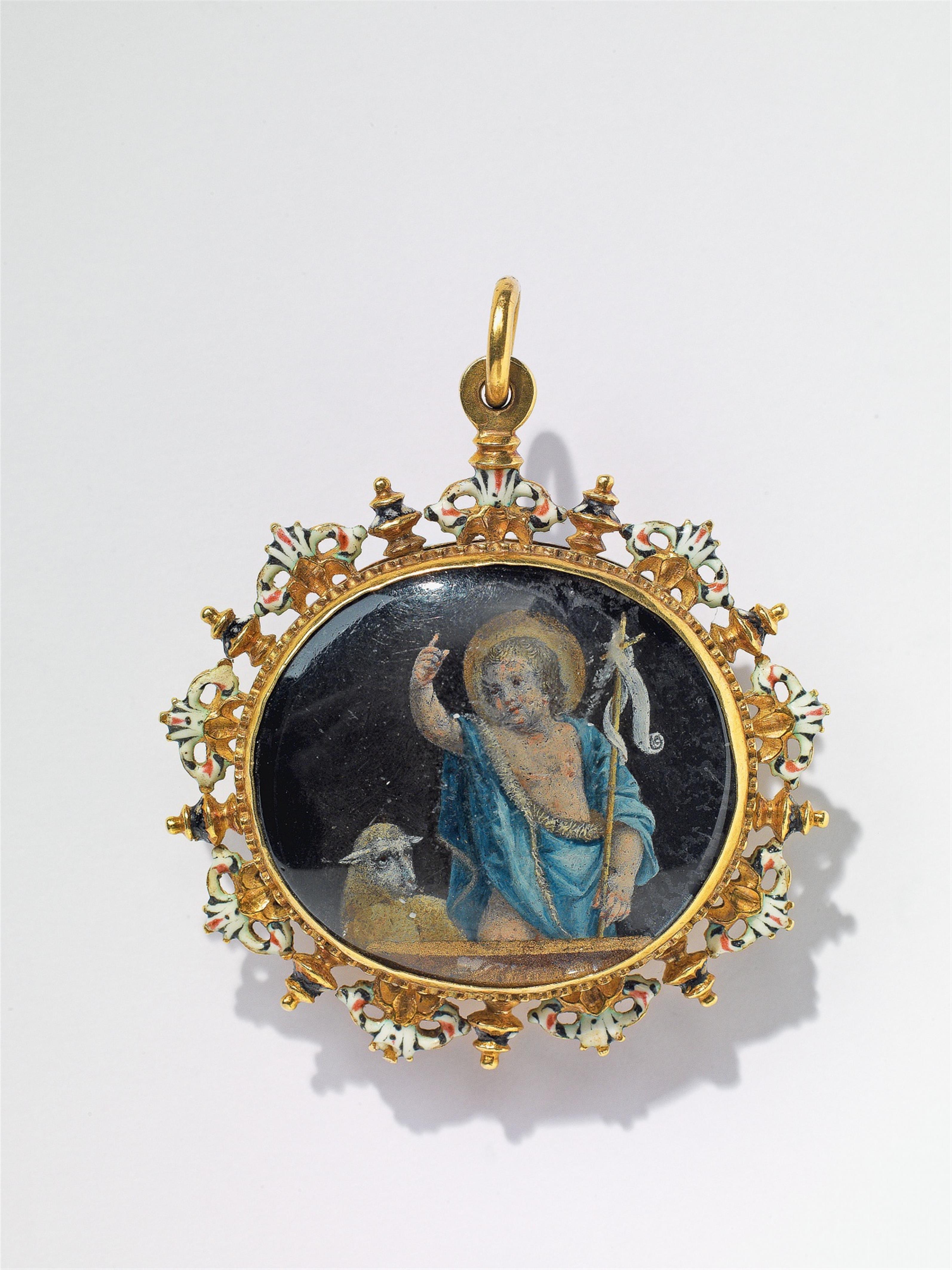 A Spanish gold, enamel and verre eglomisé religious pendant - image-2