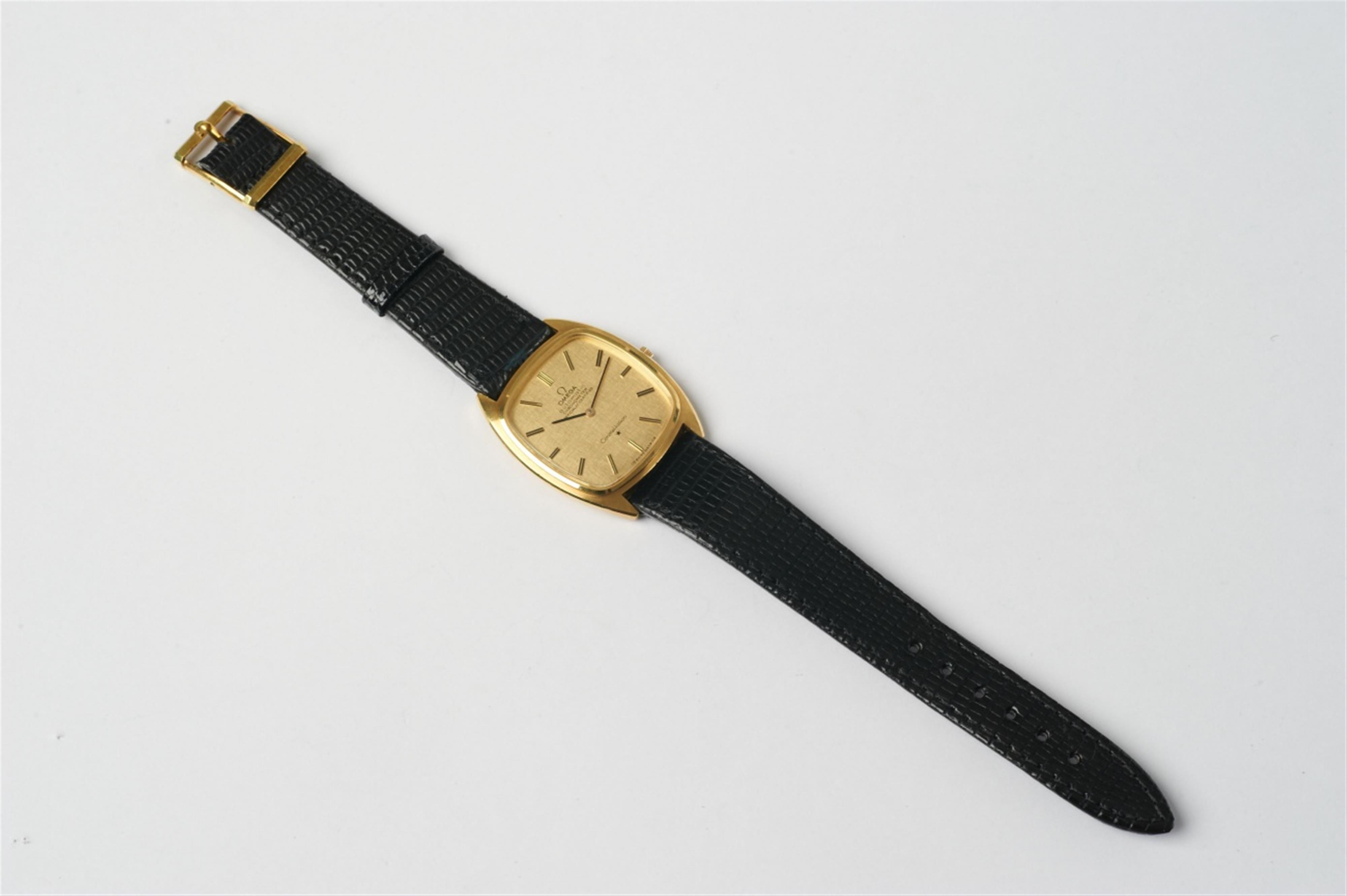 An Omega 18k gold men's Automatic Chronometer Constellation wristwatch - image-1