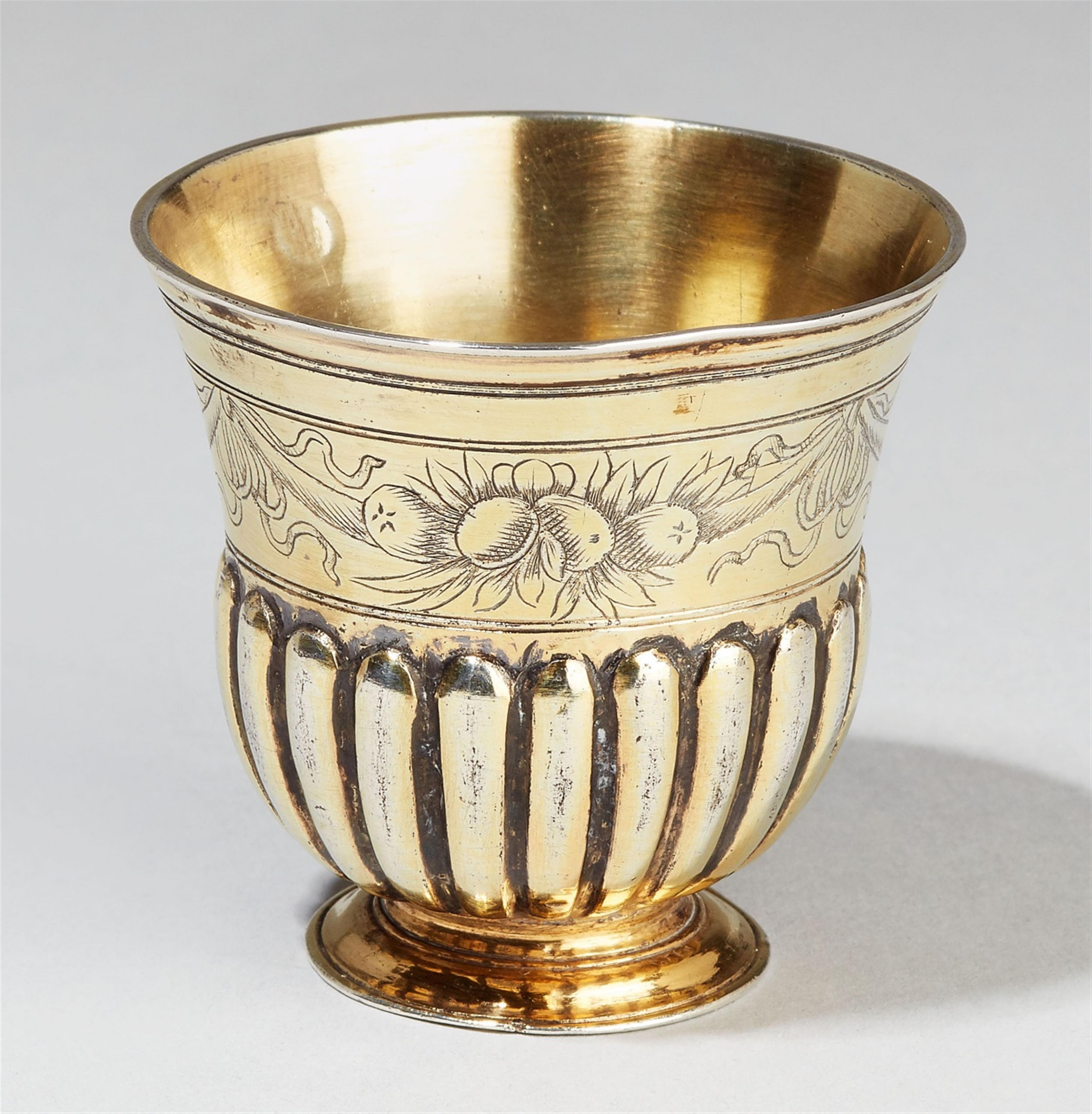 An Augsburg silver gilt tea bowl. Marks of Tobias Baur, 1701 - 05. - image-1