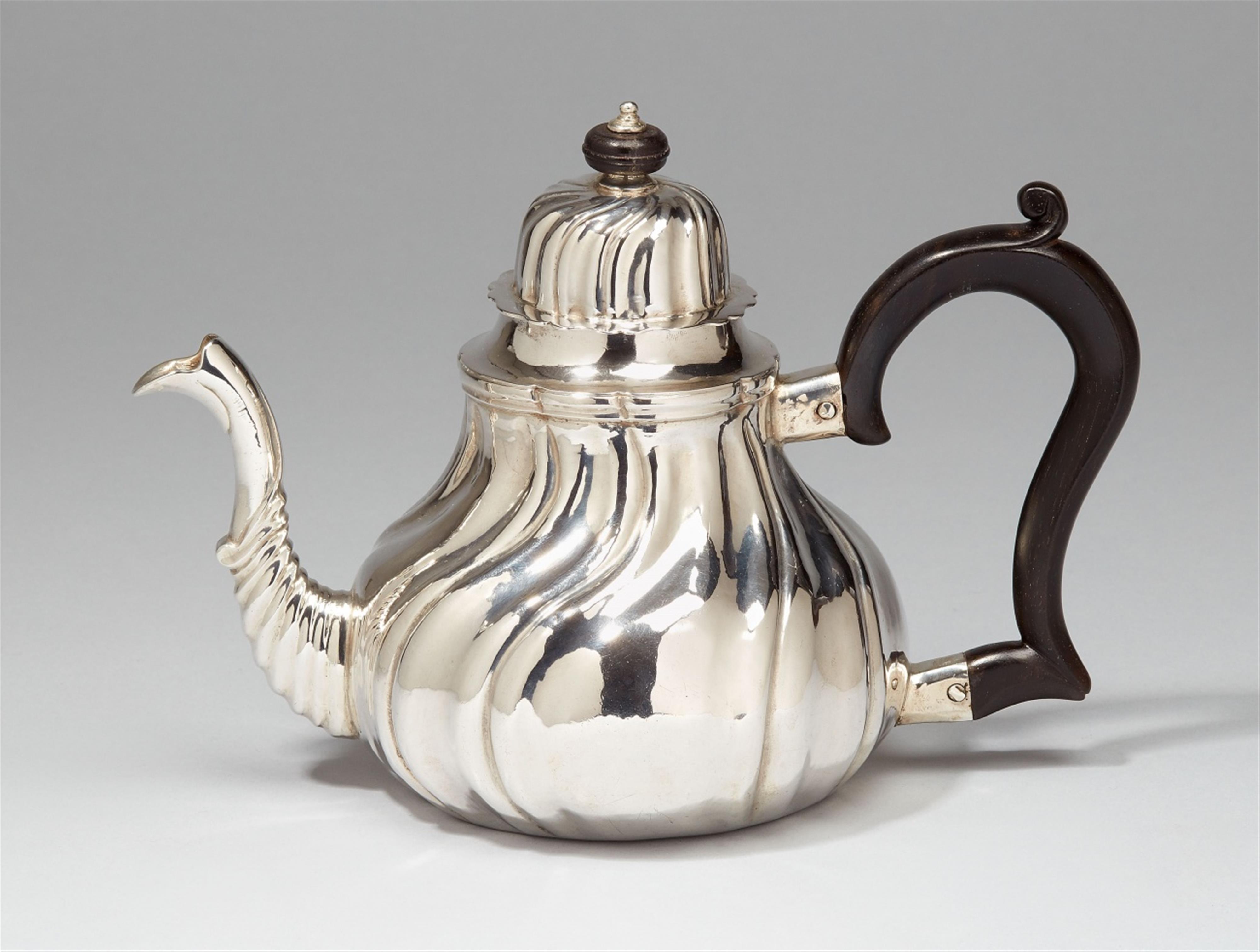 An Augsburg interior gilt silver teapot. Marks of Daniel Schiller, 1761 - 63. - image-1