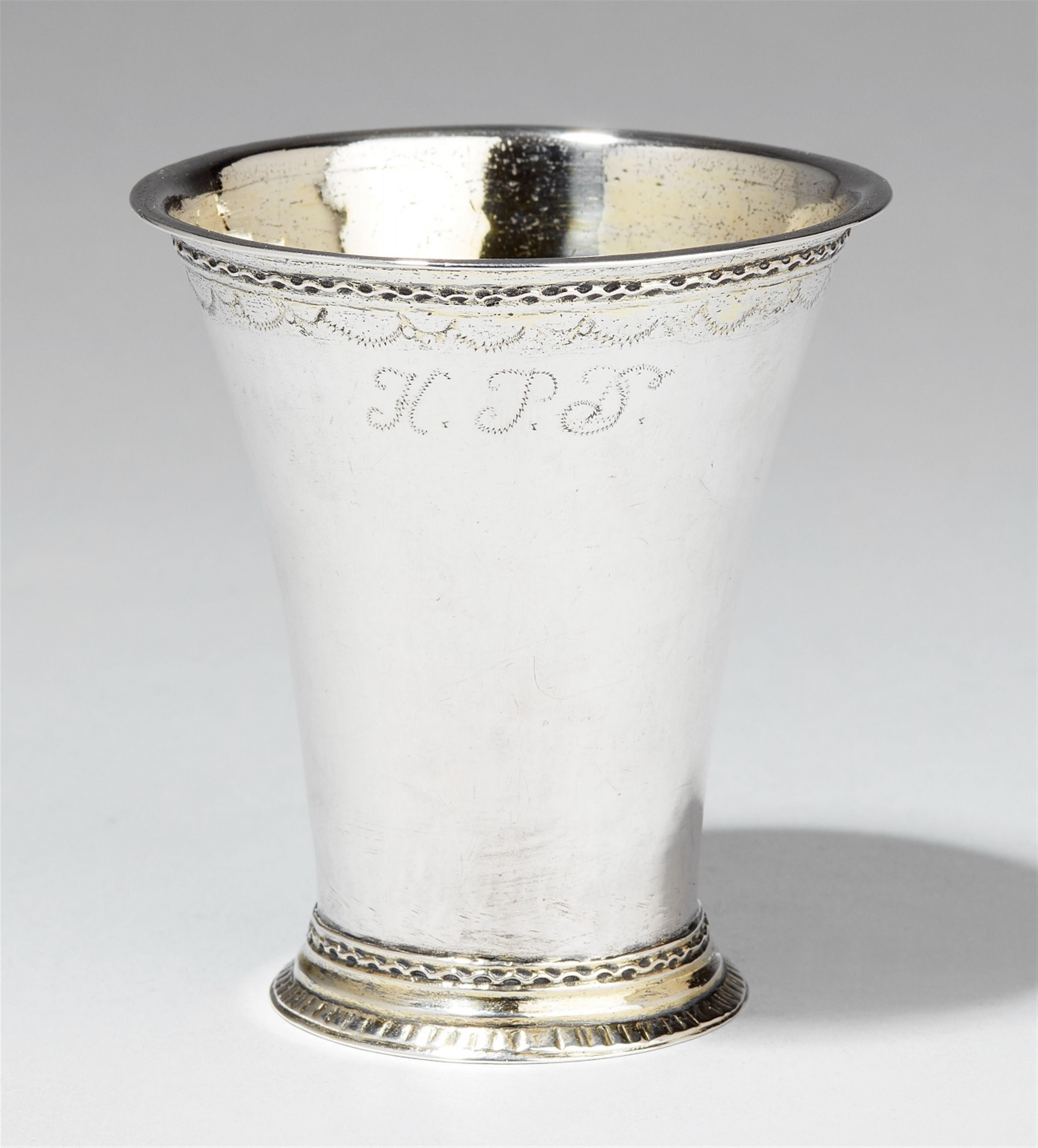 A Stockholm silver beaker. Monogram "H.P.D" ammended to "H.P.S". Marks of Anders Lundman, 1745 - 58. - image-1