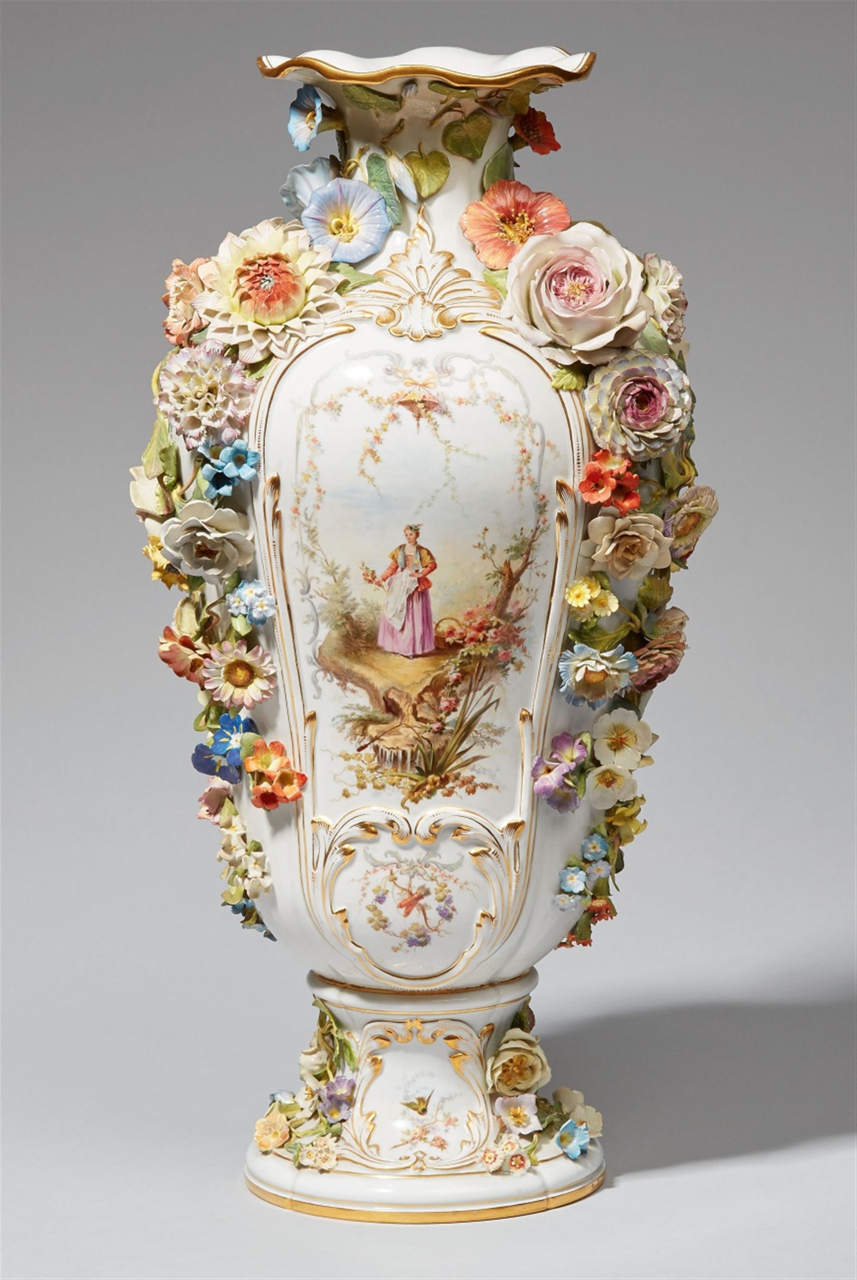 Meißener Vase mit Blumenbelag - image-1