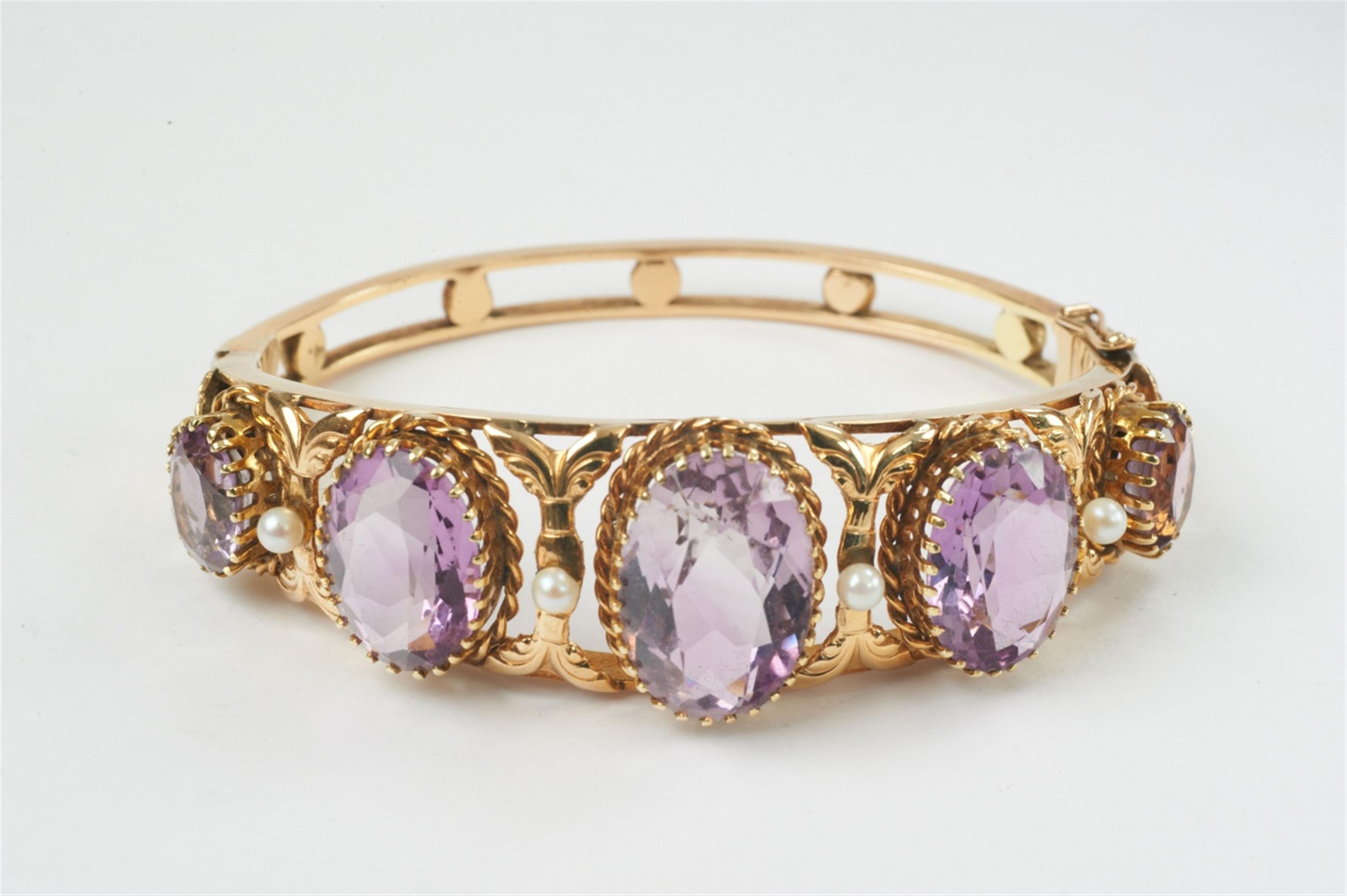 A 14k gold, pearl and amethyst bracelet - image-1