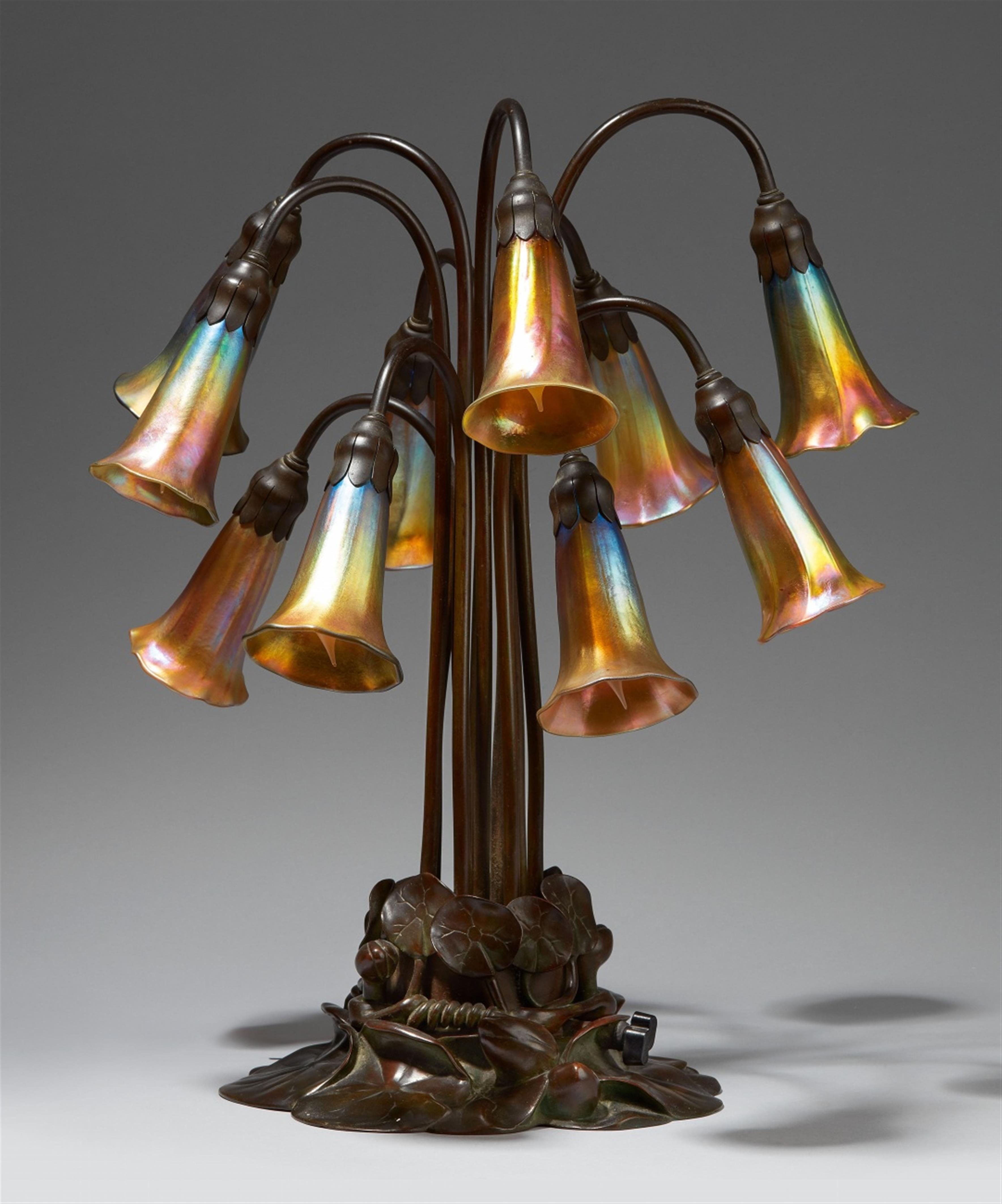 A Tiffany Studios ten-light lily lamp - image-1