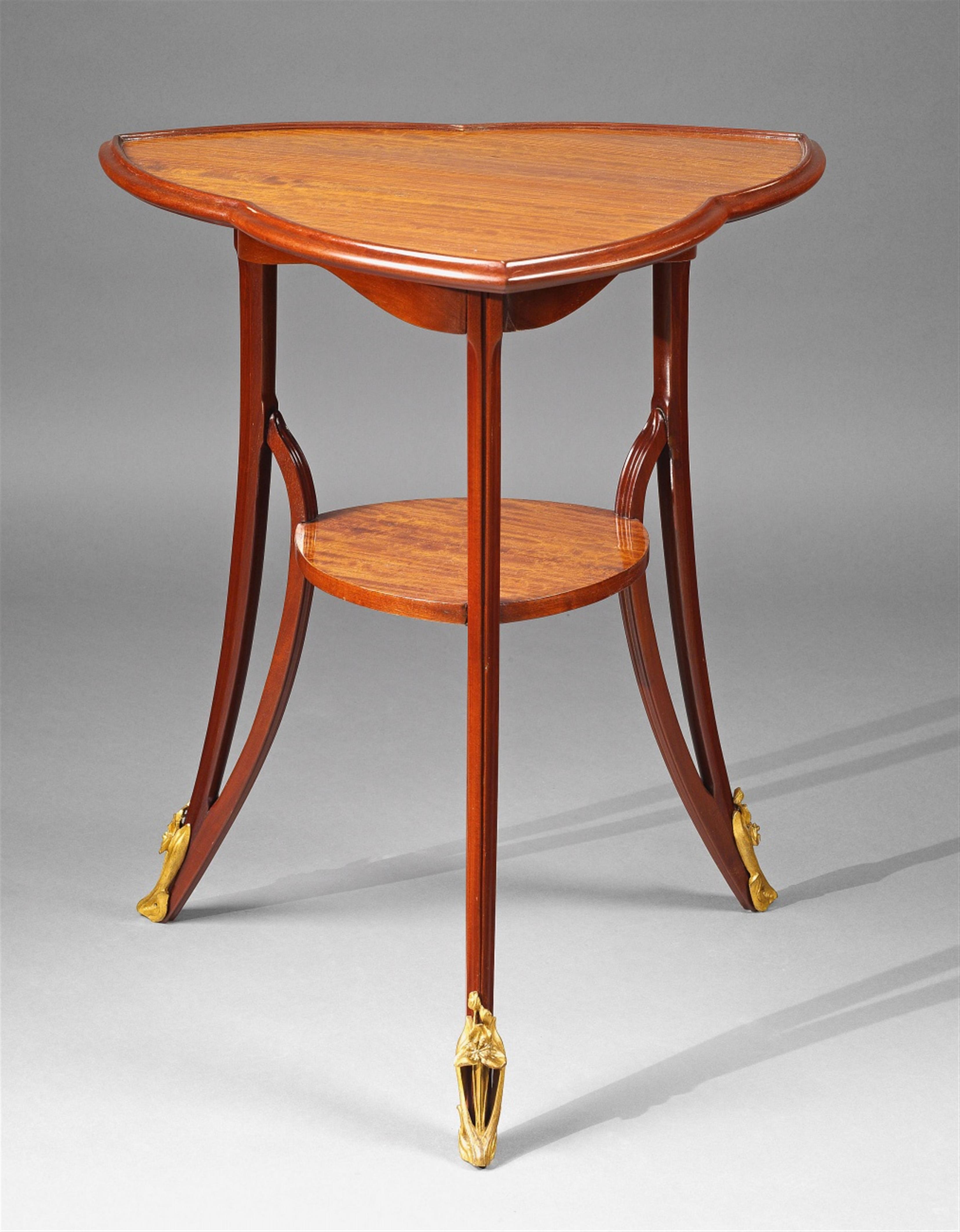 An ormolu-mounted mahogany table in the art nouveau style - image-1
