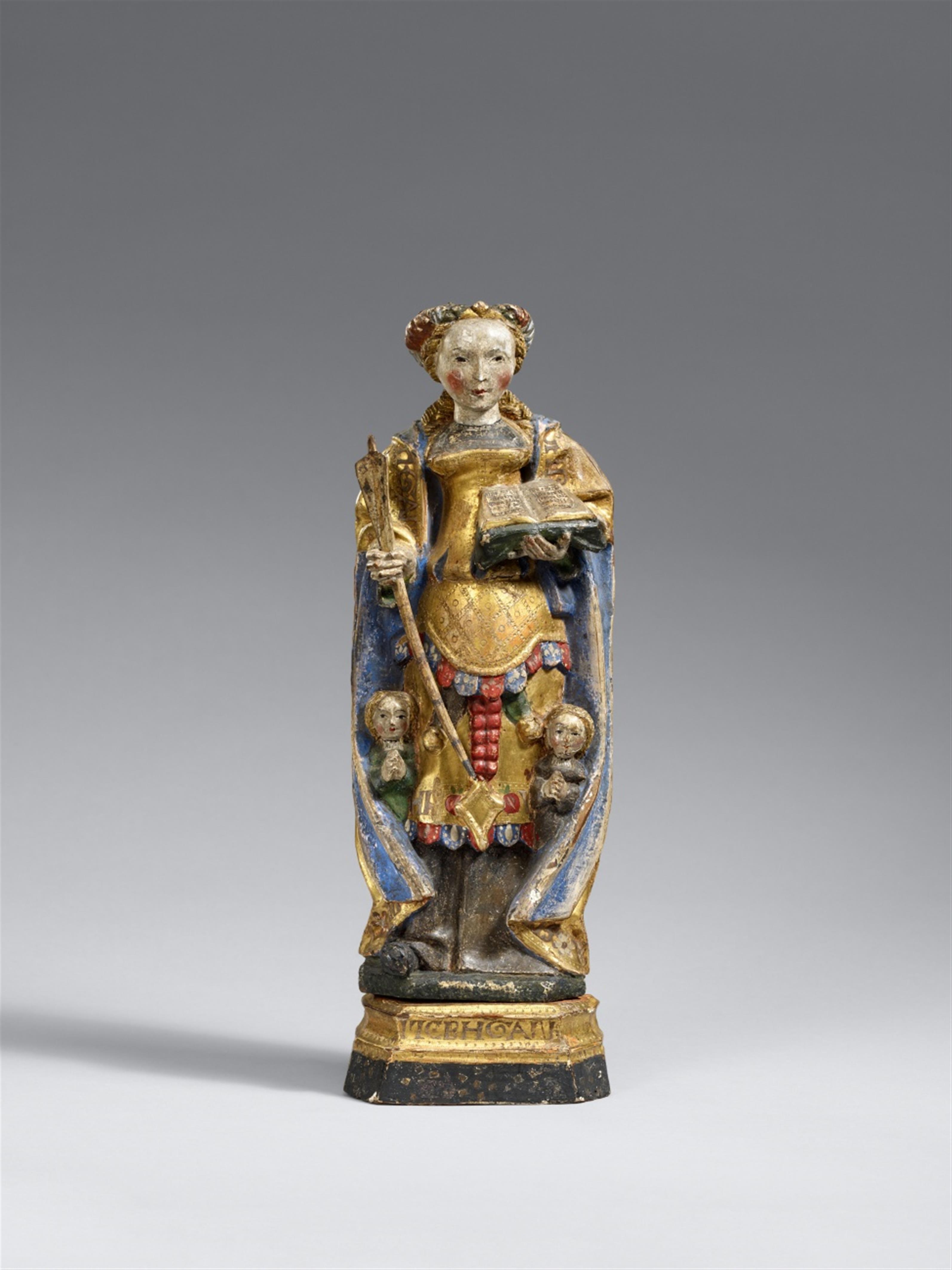 Mechelen circa 1530/1540 - A Mechelen wooden figure of Saint Ursula, circa 1530/1540 - image-1
