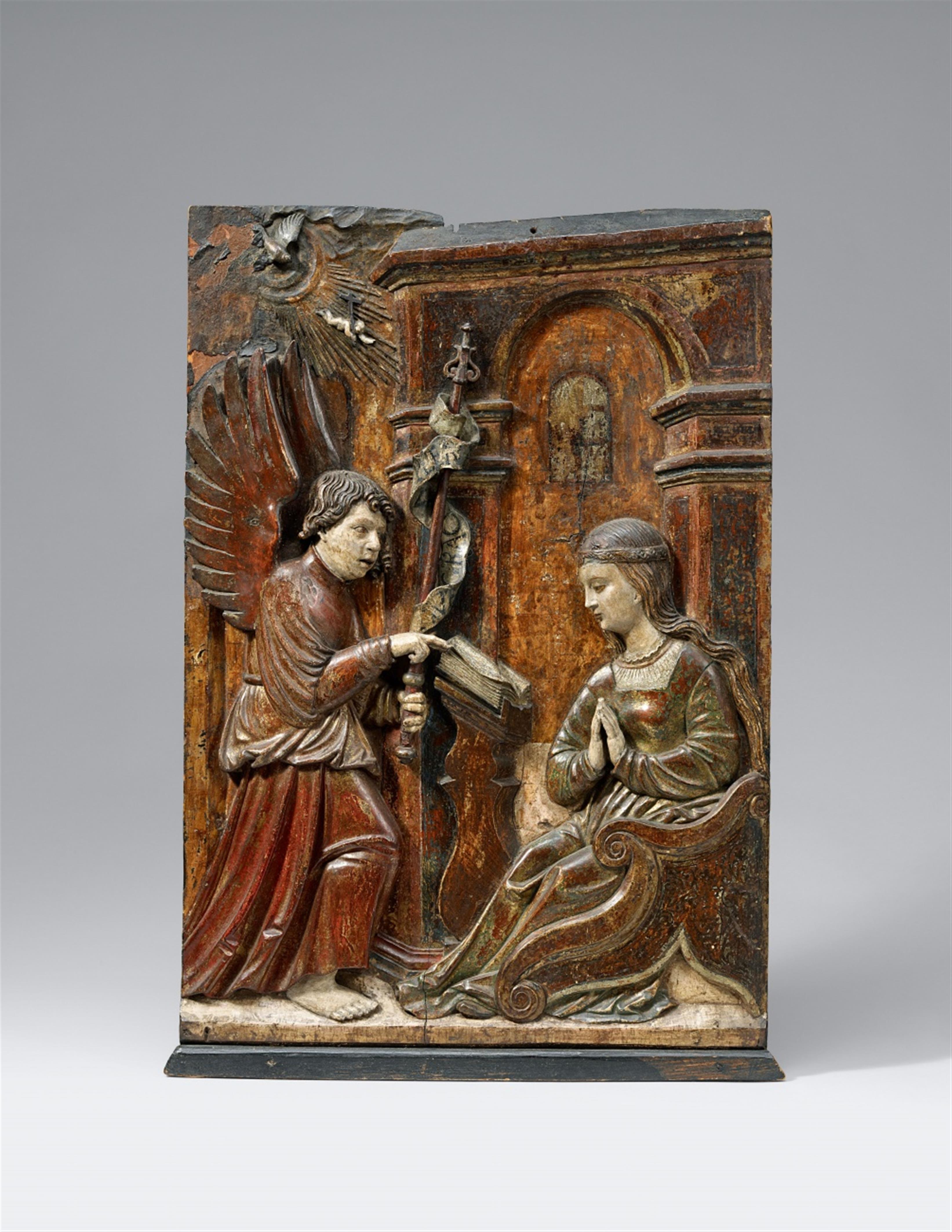 Probably Bavaria circa 1530 - A Bavarian carved wood relief of the annunciation, circa 1530 - image-1