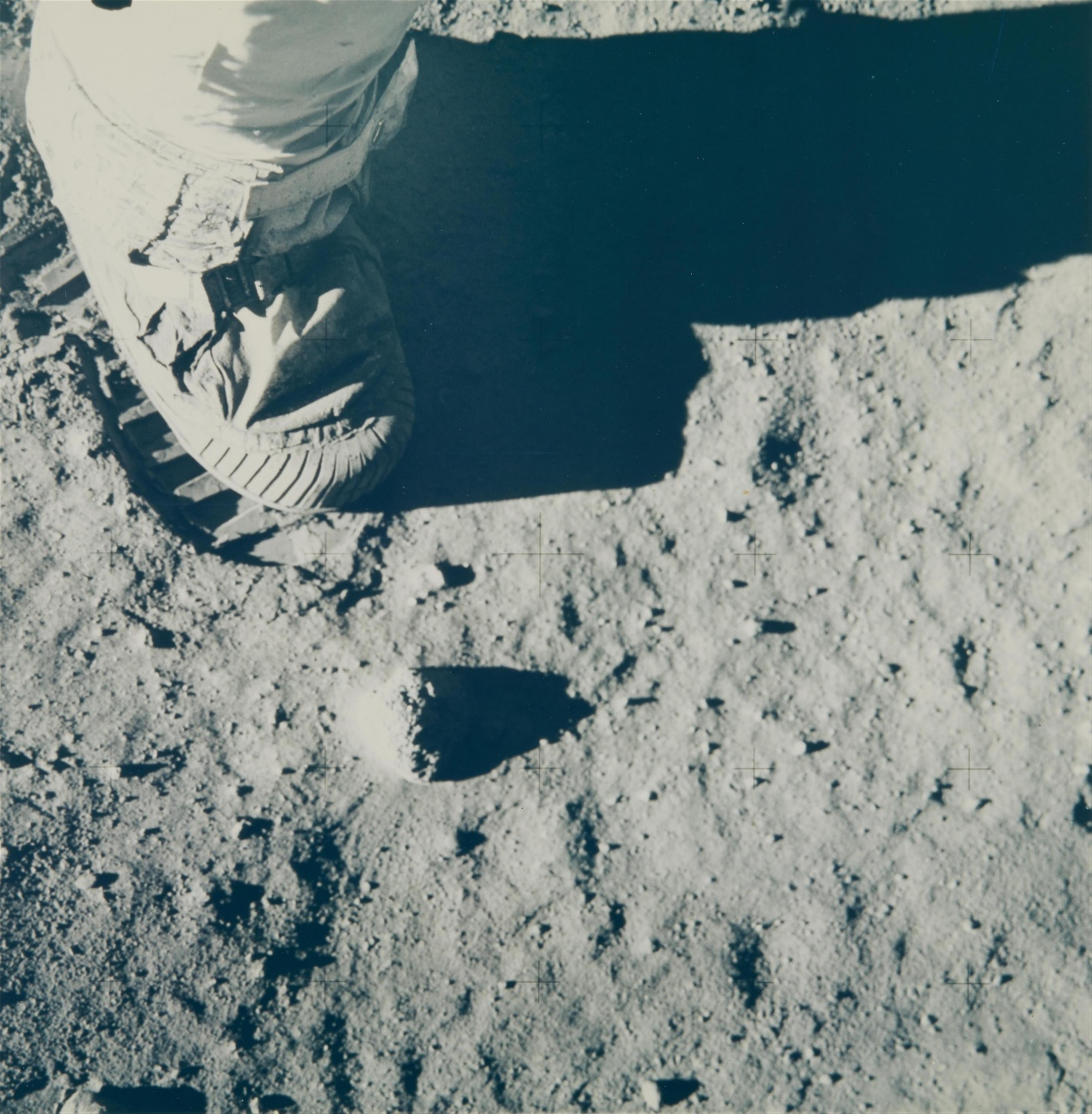 NASA - Aldrin's boot and footprint in lunar soil, Apollo 11 - image-1