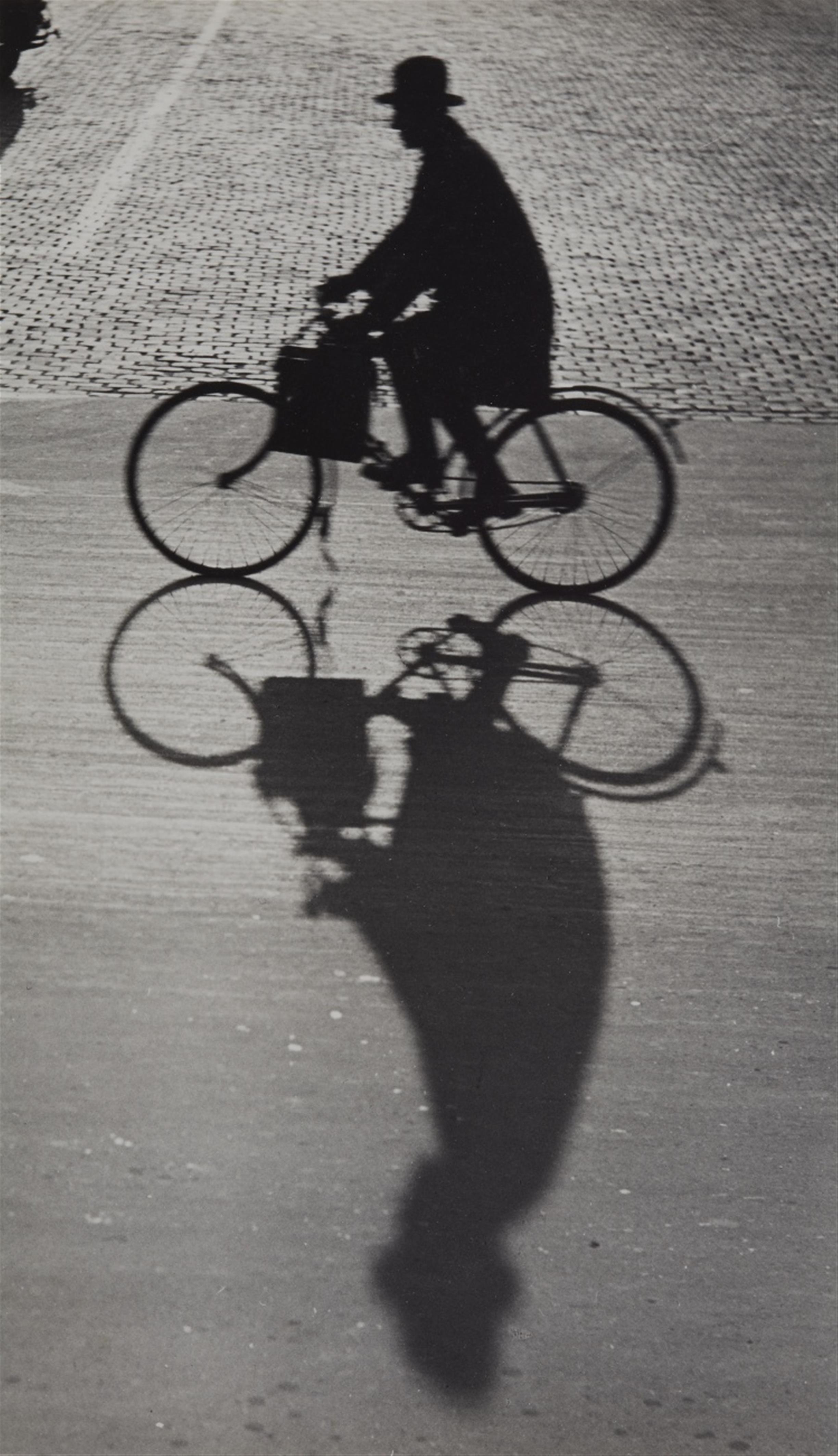 Theo Felten - Schattenspiele. Der Radfahrer. Das Gespenst auf der Straße. Ohne Titel - image-2