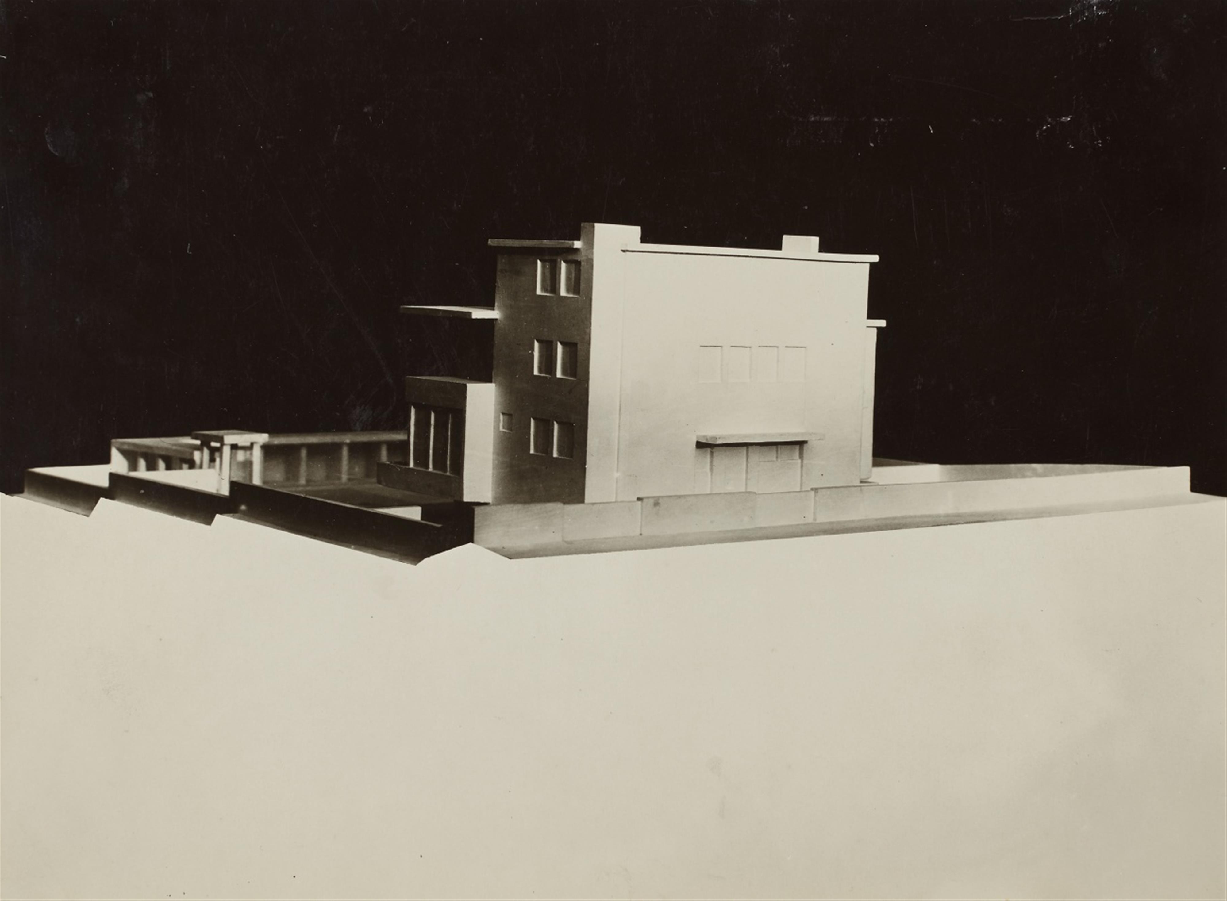 Bauatelier Walter Gropius - Modell Haus Prof. Auerbach, Jena, Straßenseite - image-1