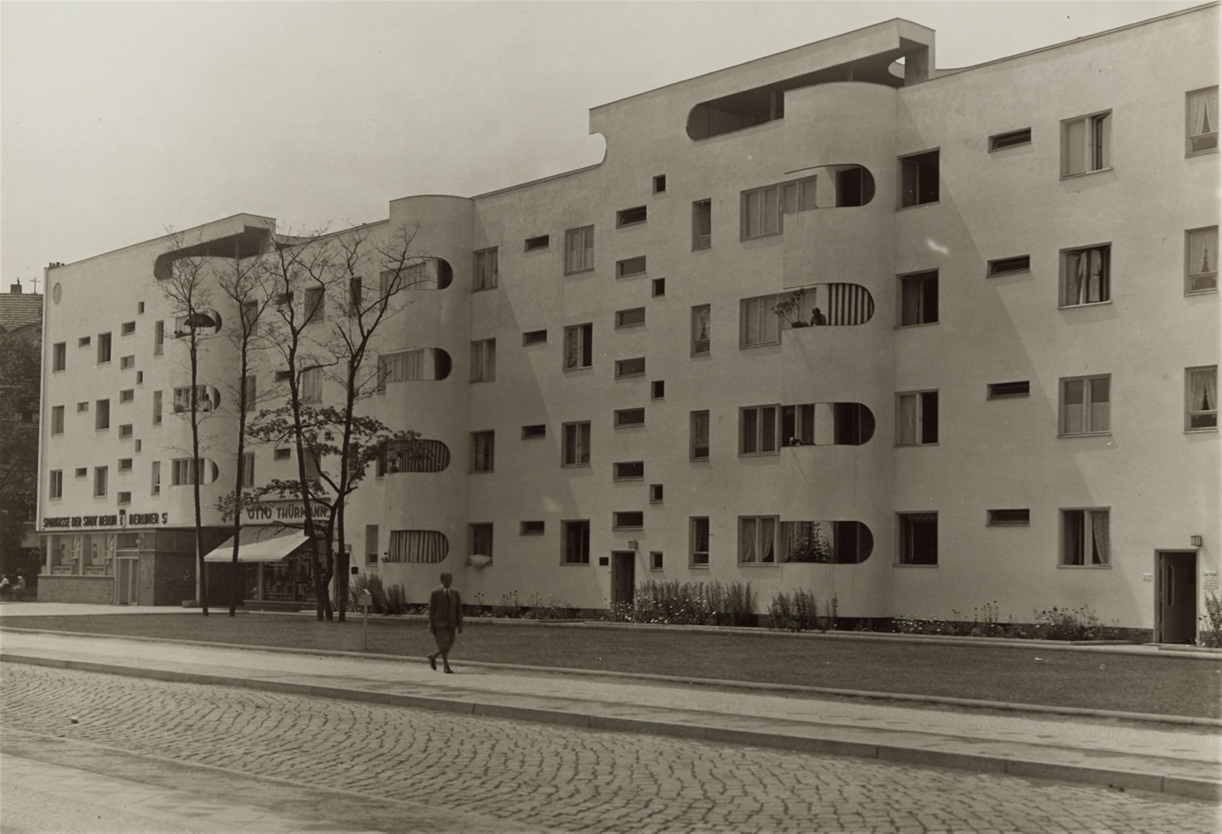 Paul W. John - Wohnblock in der Siedlung Siemensstadt, Berlin - image-1