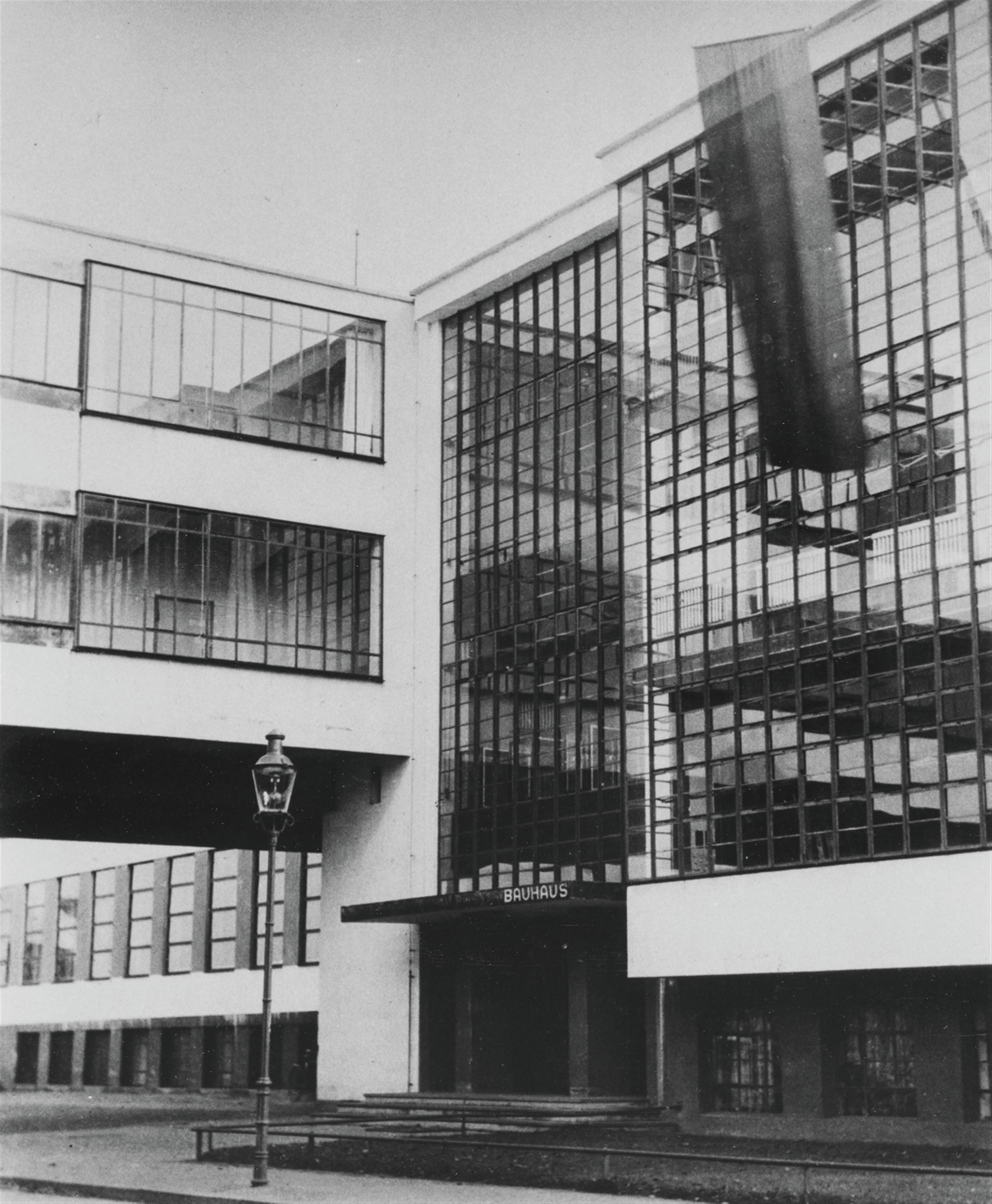 Iwao Yamawaki - Bauhaus Dessau - image-1