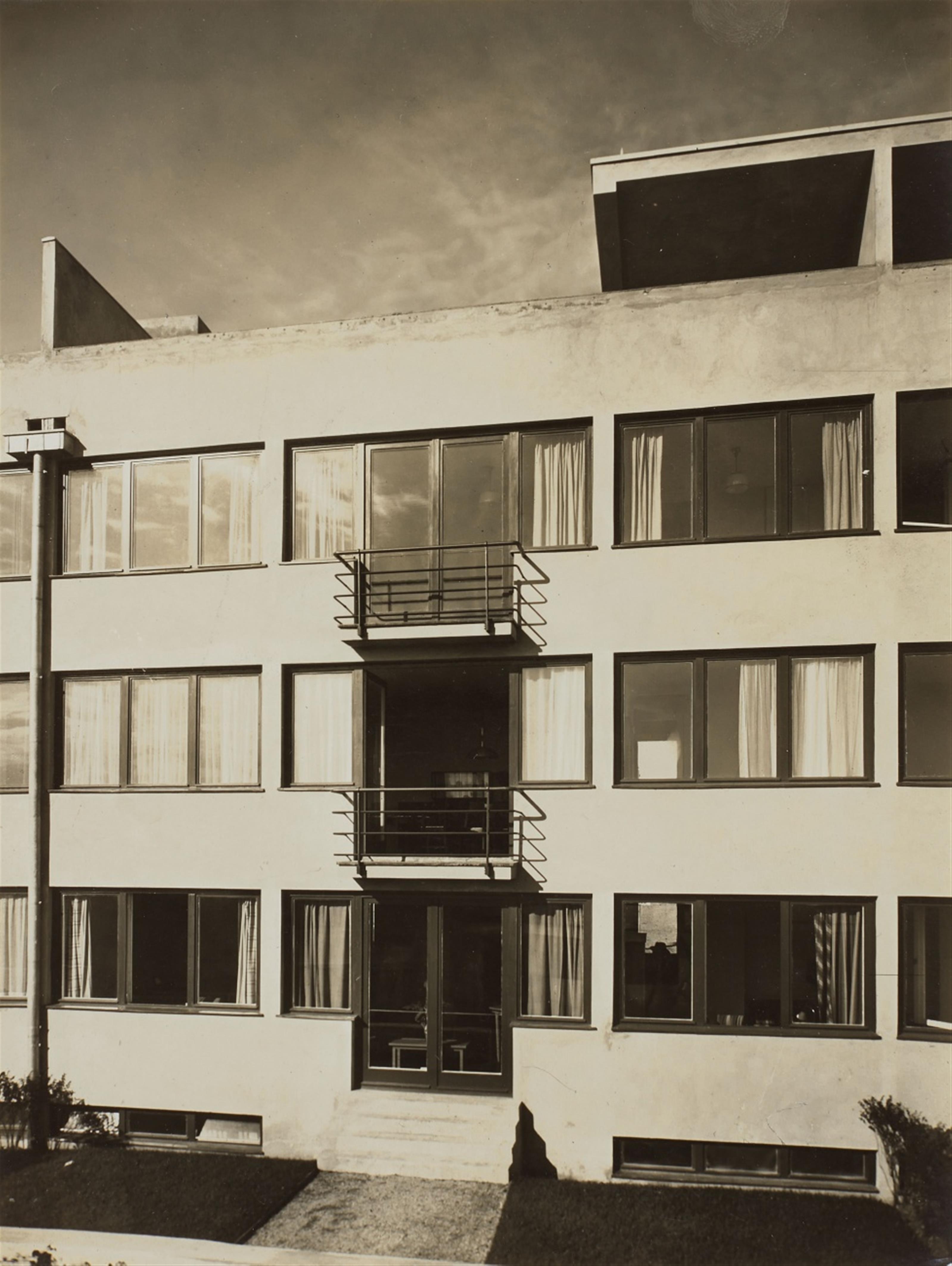 Dr. Lossen & Co. (Dr. Otto Lossen) - Wohnhaus in der Weissenhof-Siedlung - image-1
