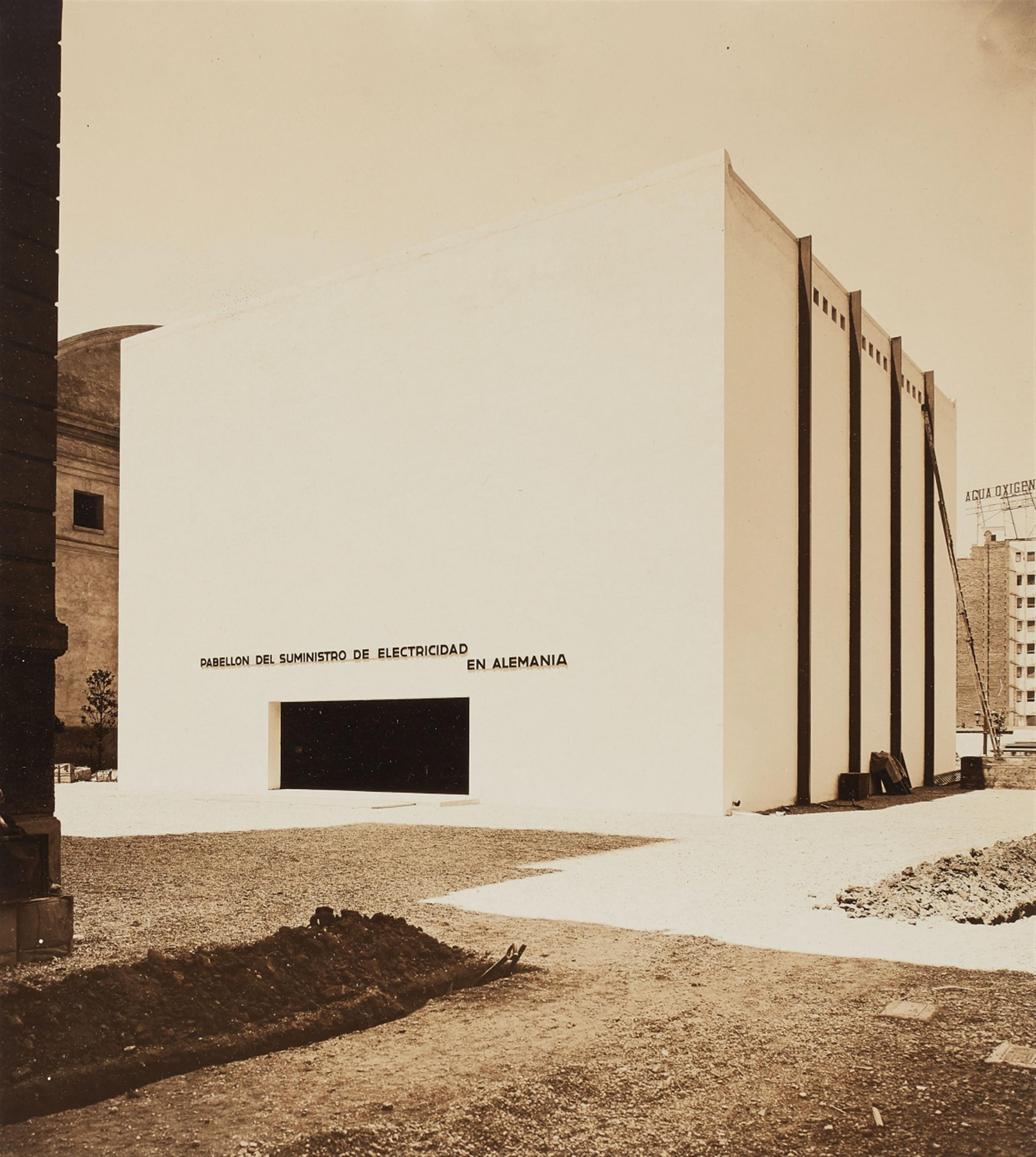 Berliner Bild-Bericht - Pavillon der deutschen Elektrizitätsindustrie, Weltausstellung Barcelona - image-1