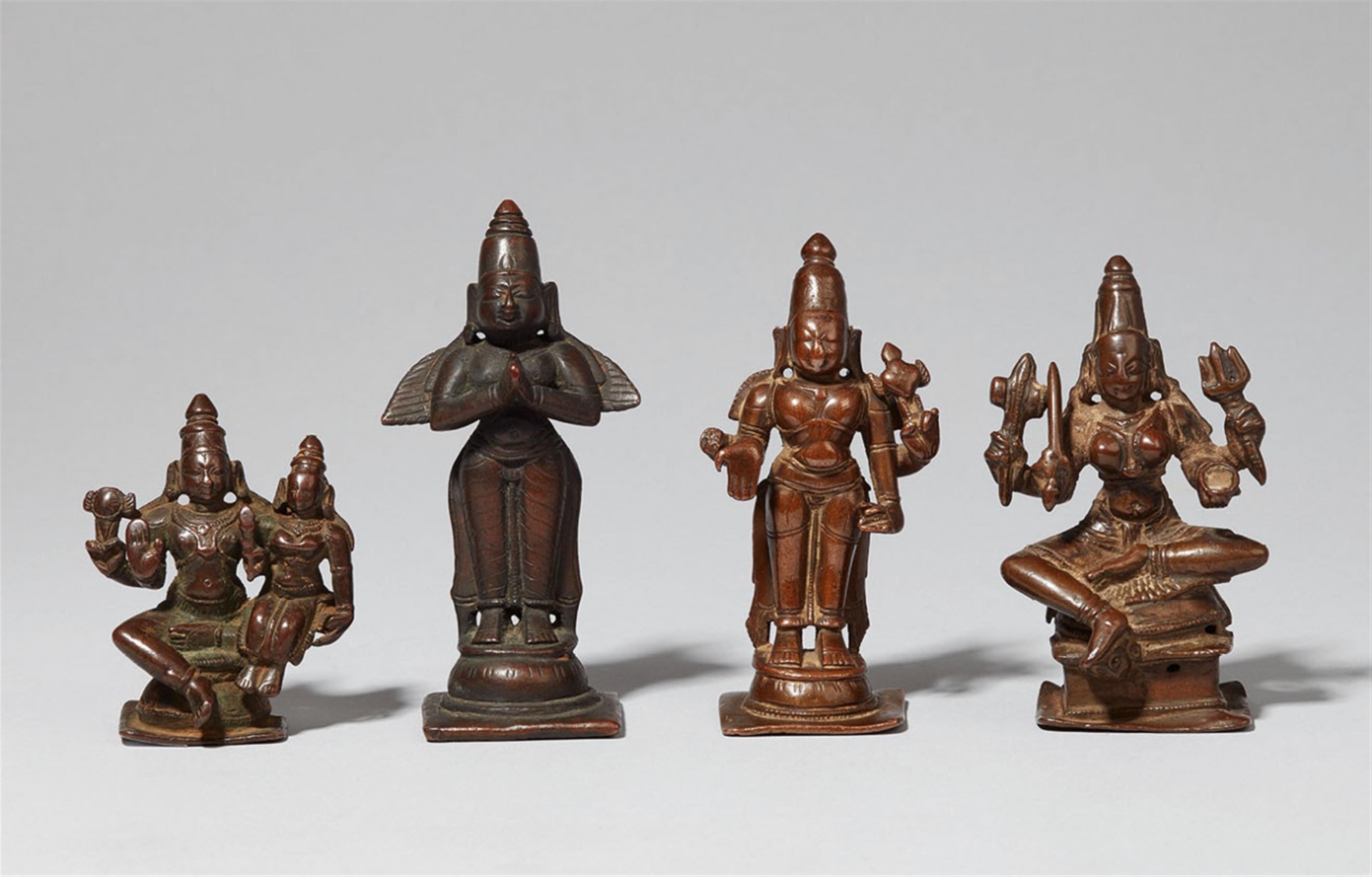 Four small bronze figures. Southern India. 17th/19th century - image-1