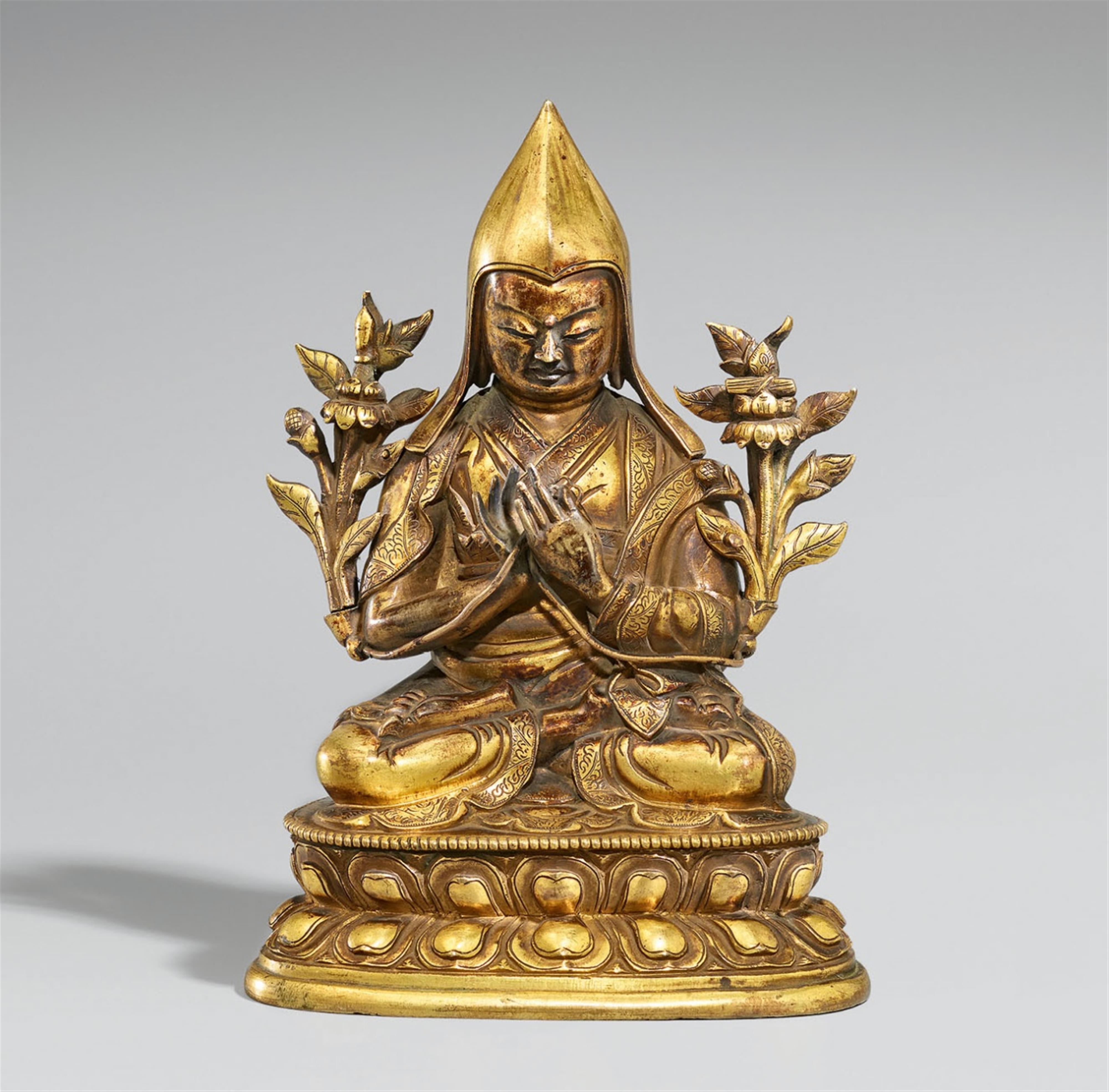 Tsongkhapa. Feuervergoldete Bronze. Sinotibetisch. 18. Jh. - image-1