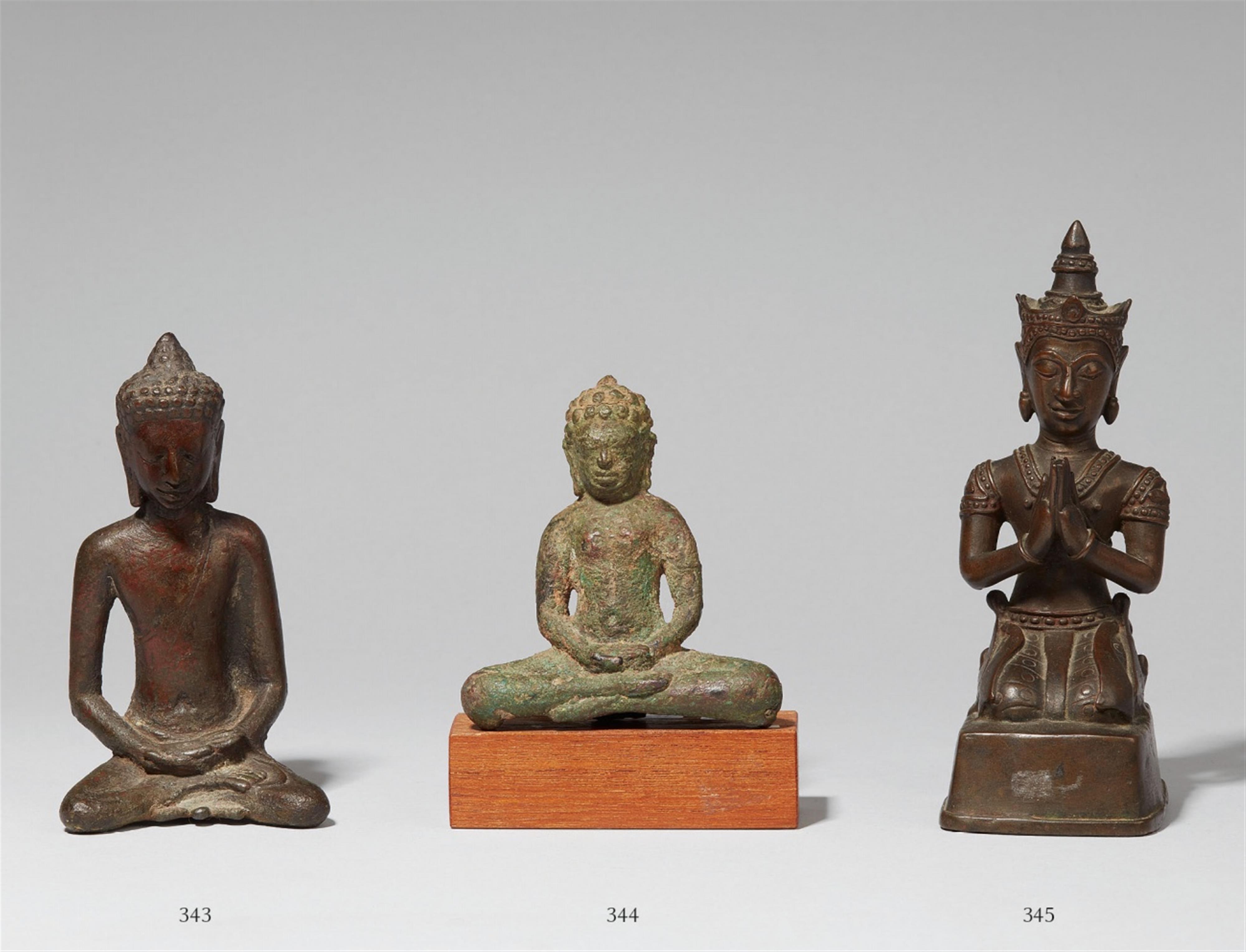 A Thai bronze figure of a royal donor. 19th/20th century - image-1
