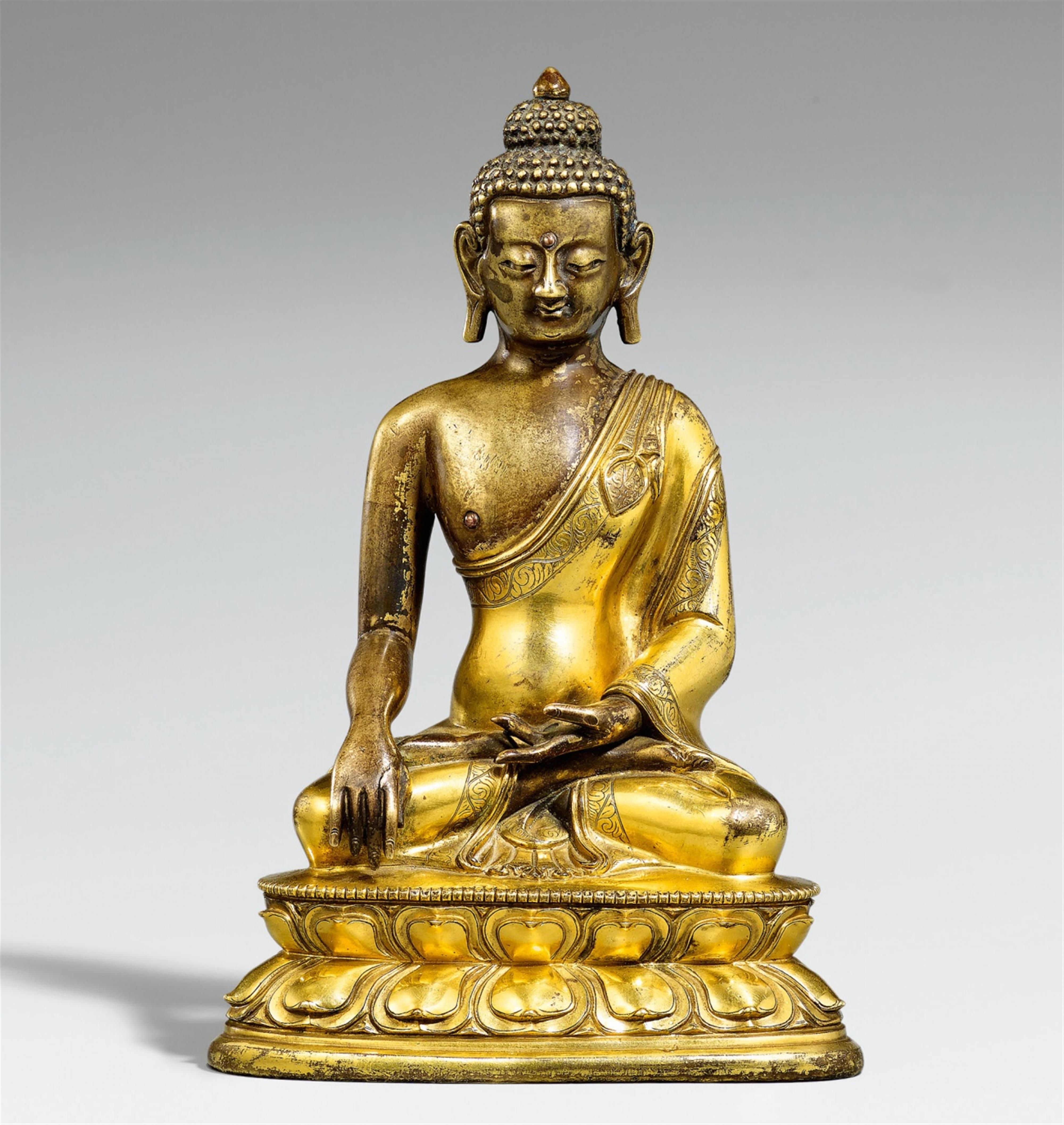 Buddha Shakyamuni. Feuervergoldete Bronze. Tibet. 18./19. Jh. - image-1