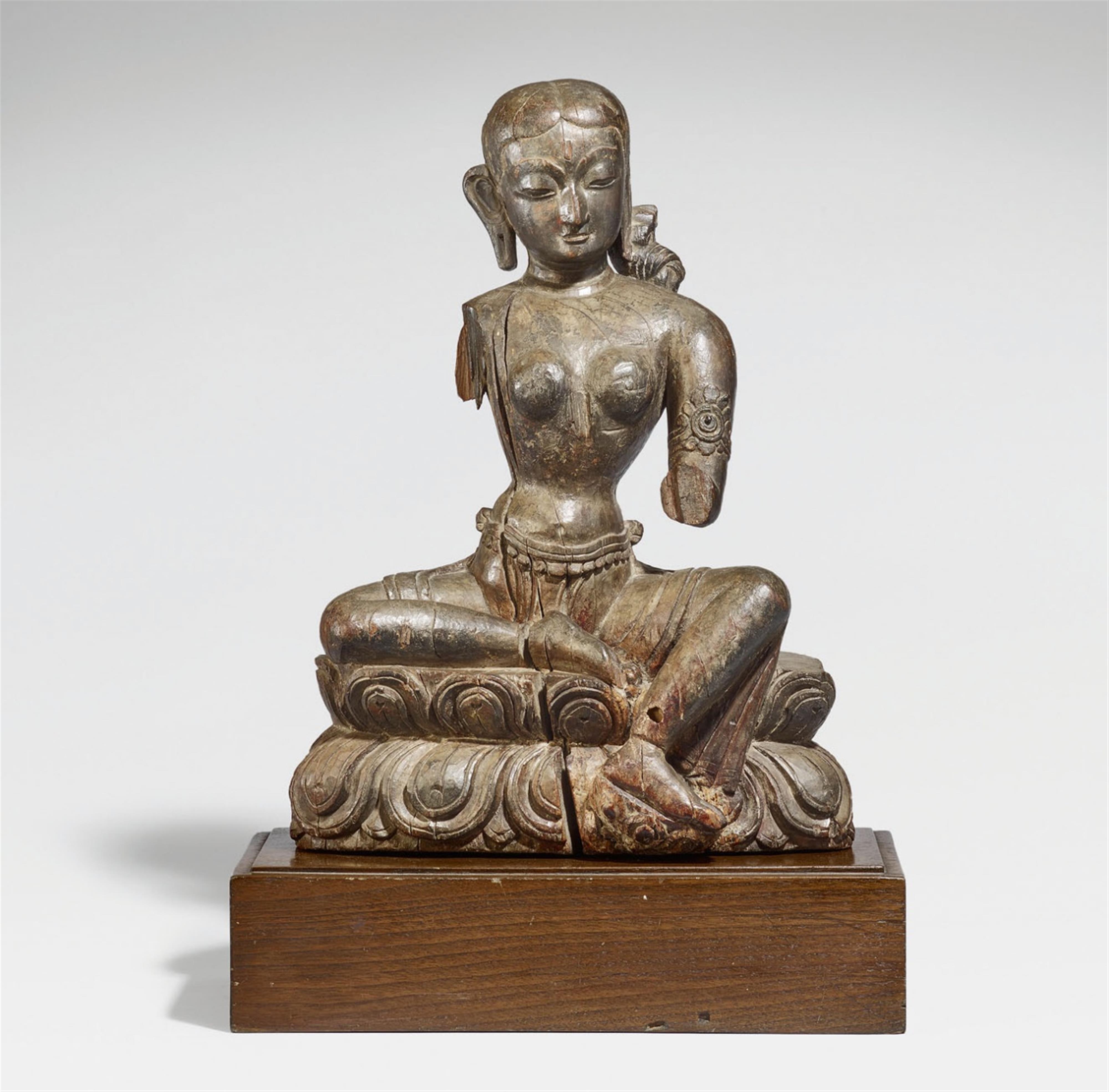 A Nepalese wooden figure of a deity, possibly Syamatara. 17th/18th century or earlier - image-1