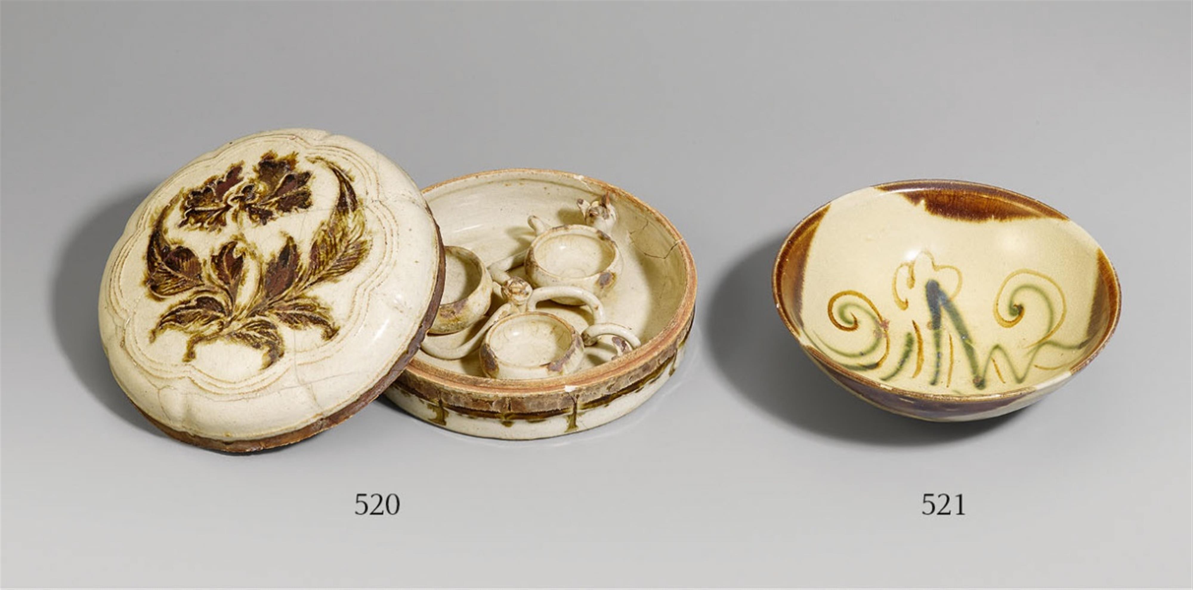 A cosmetic box and cover. Song dynasty (907-1279) - image-1