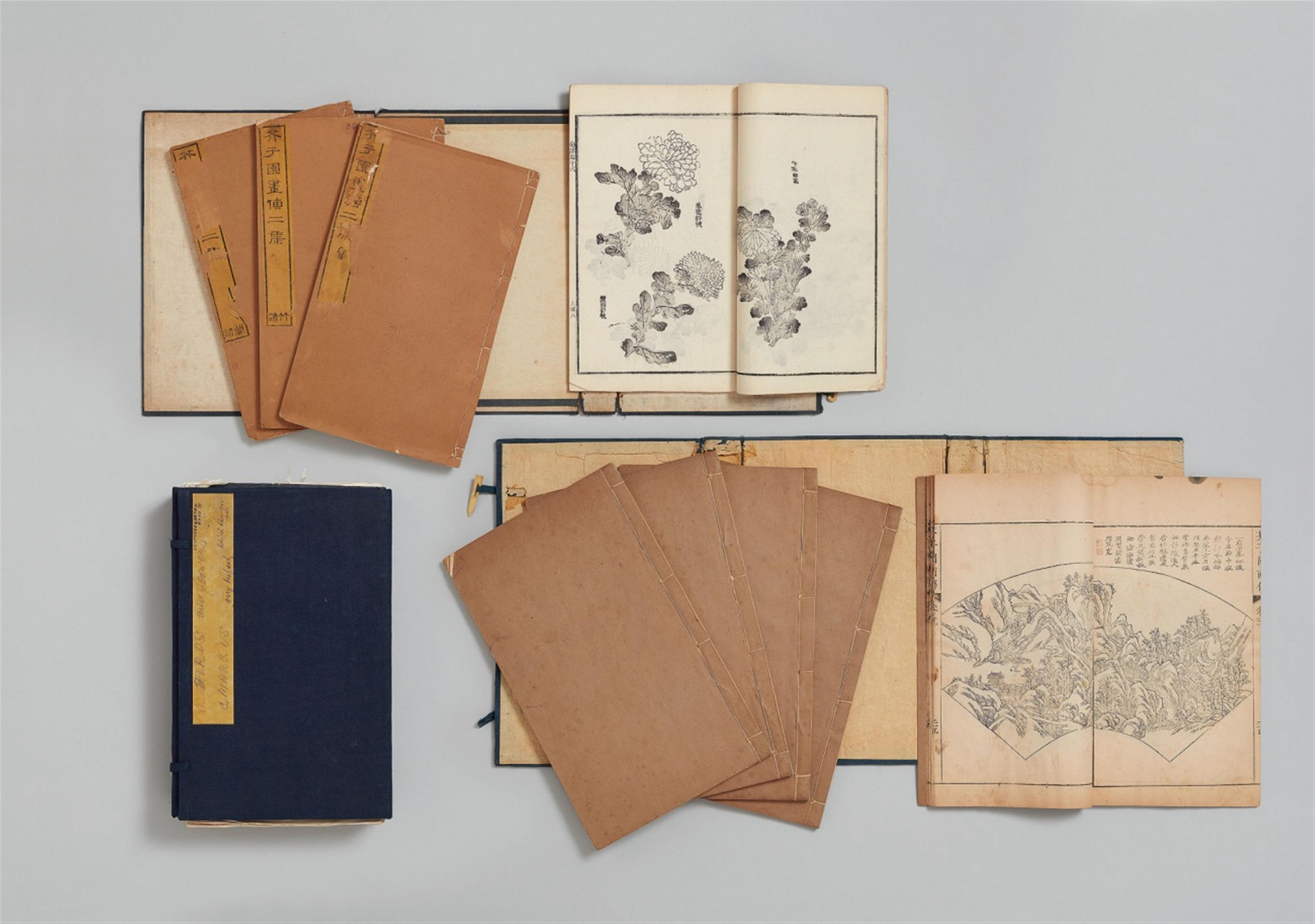 Various artists - Album sets from The Mustard Seed Garden painting manual (Jiezi yuan huazhuan erji). a) and b) Four volumes. c) Five volumes. From various editions and artists. Qing dynasty. (3) - image-1