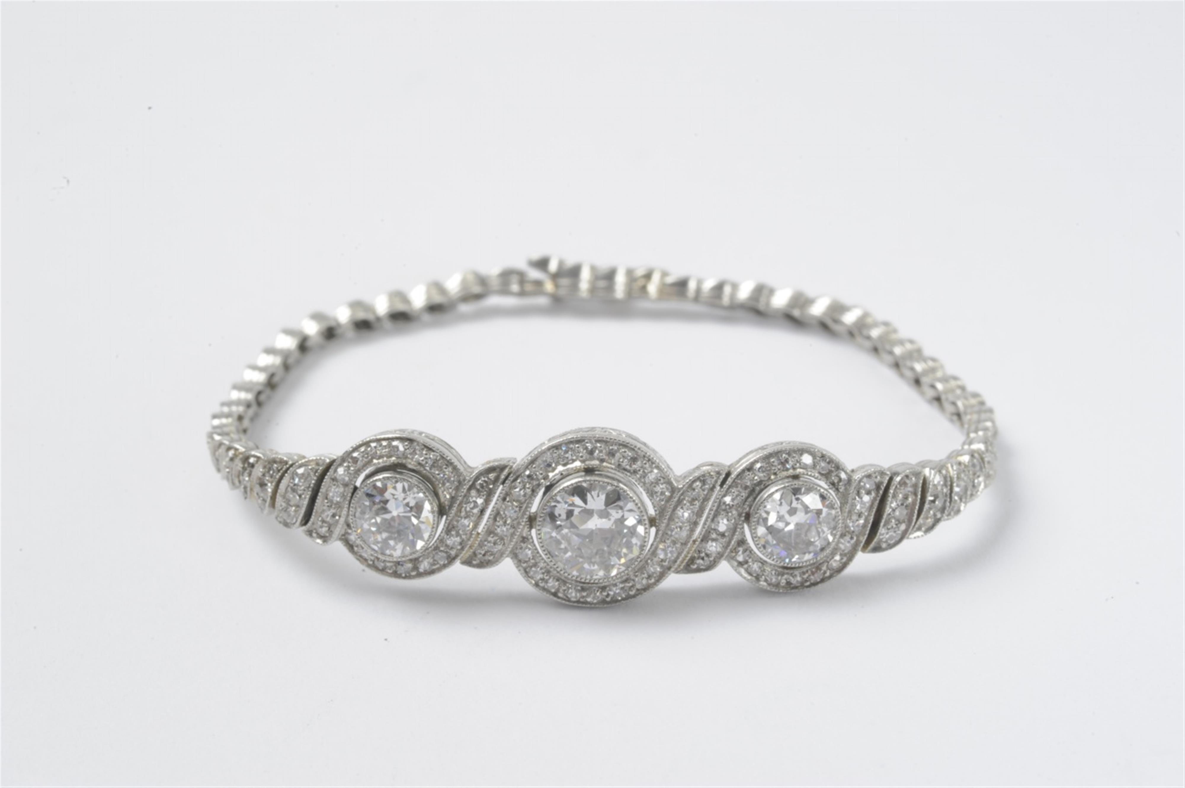 An early Art Deco platinum bracelet - image-1