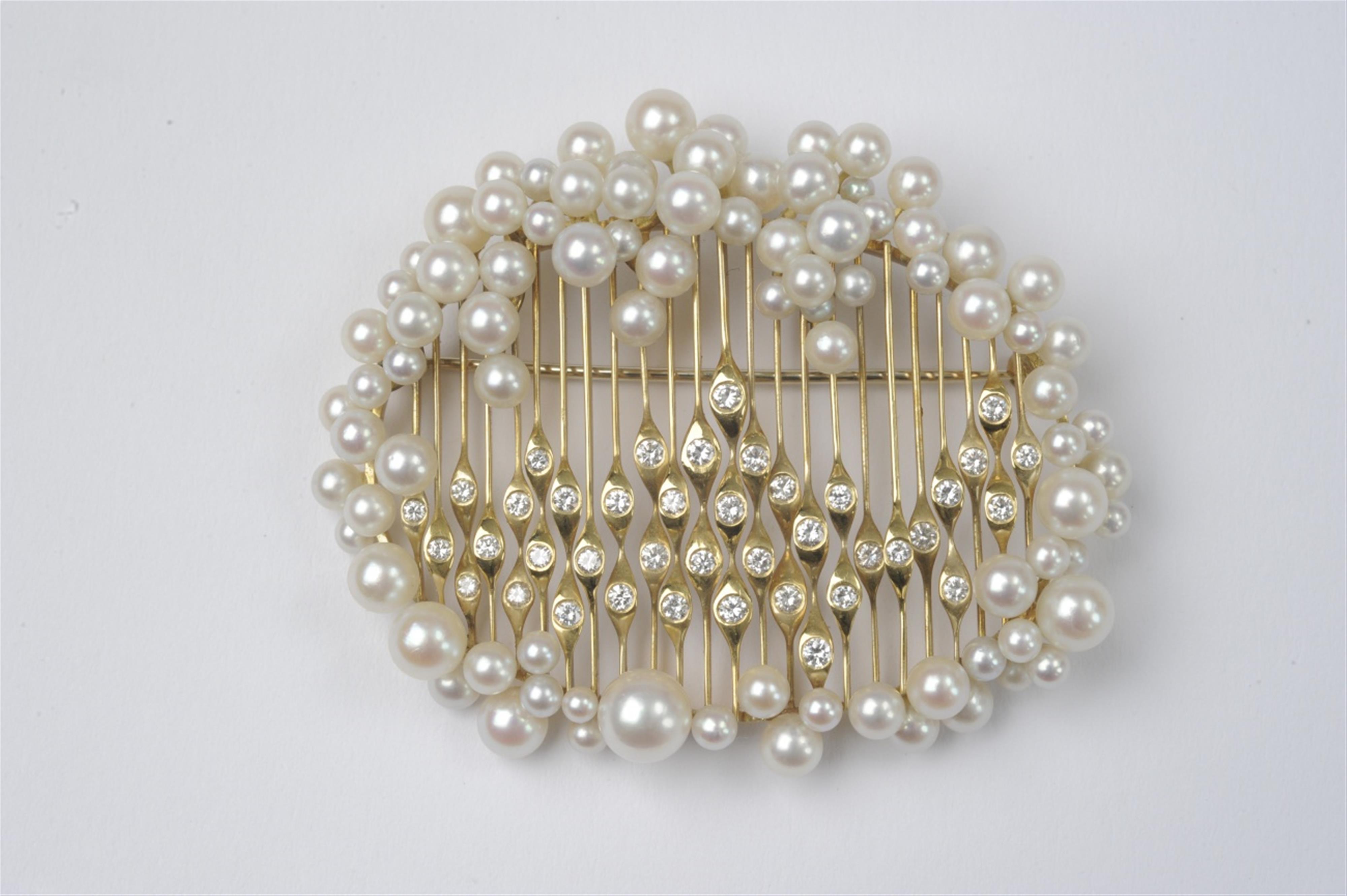 An 18k gold and pearl brooch "Mind d'Oro" - image-1