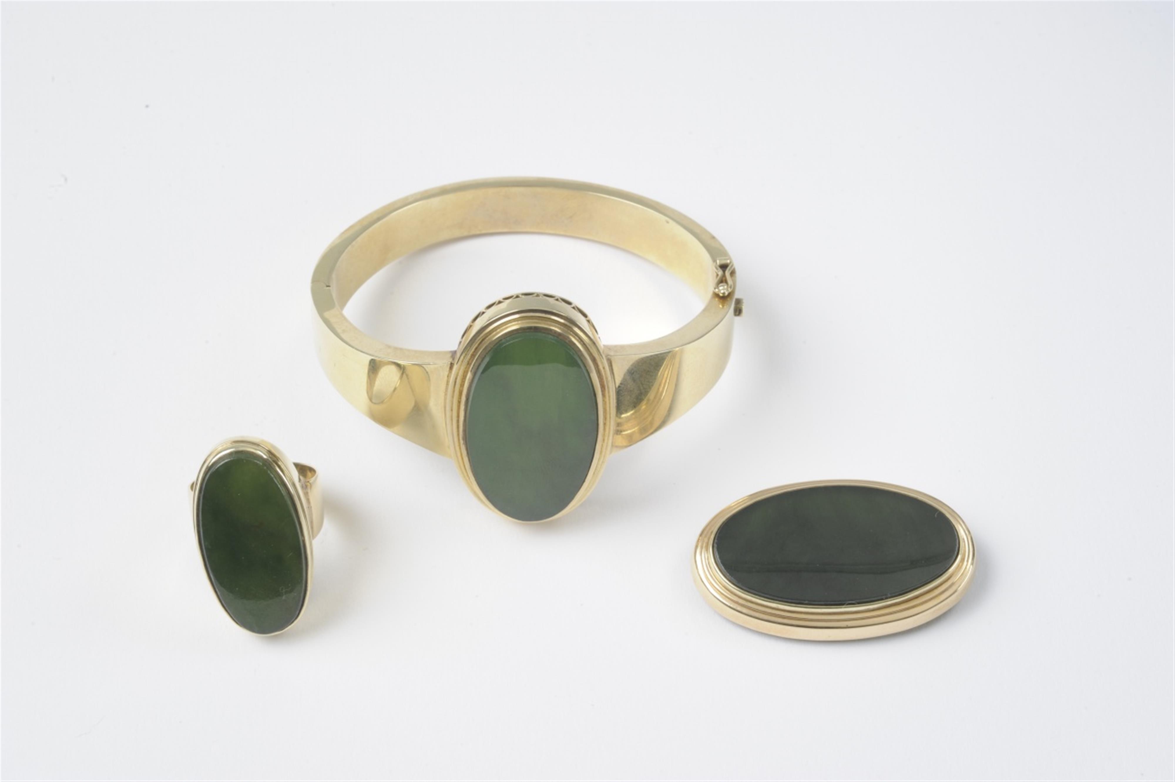 A 14k gold and nephrite demi parure - image-1