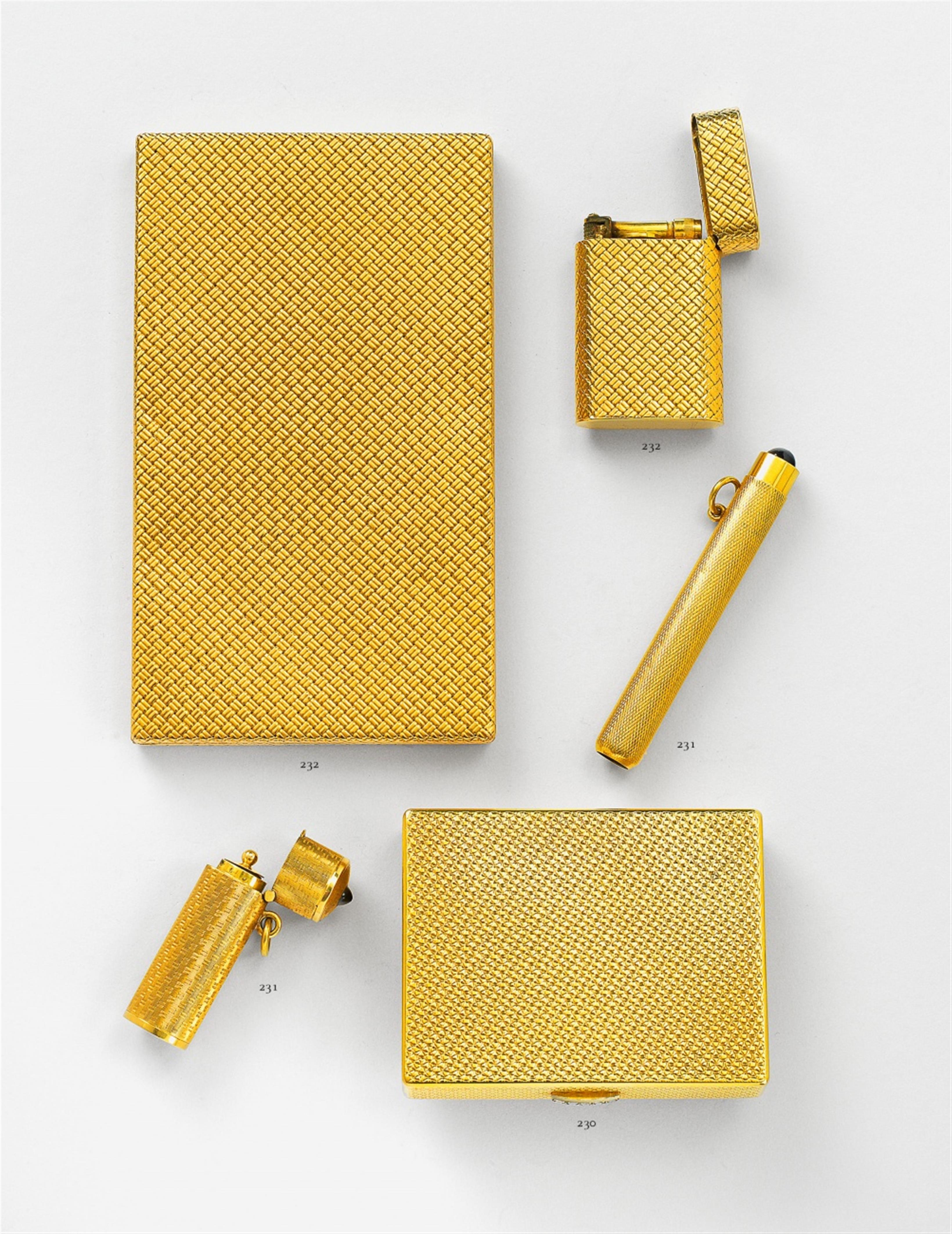 An 18k gold cigarette case - image-1
