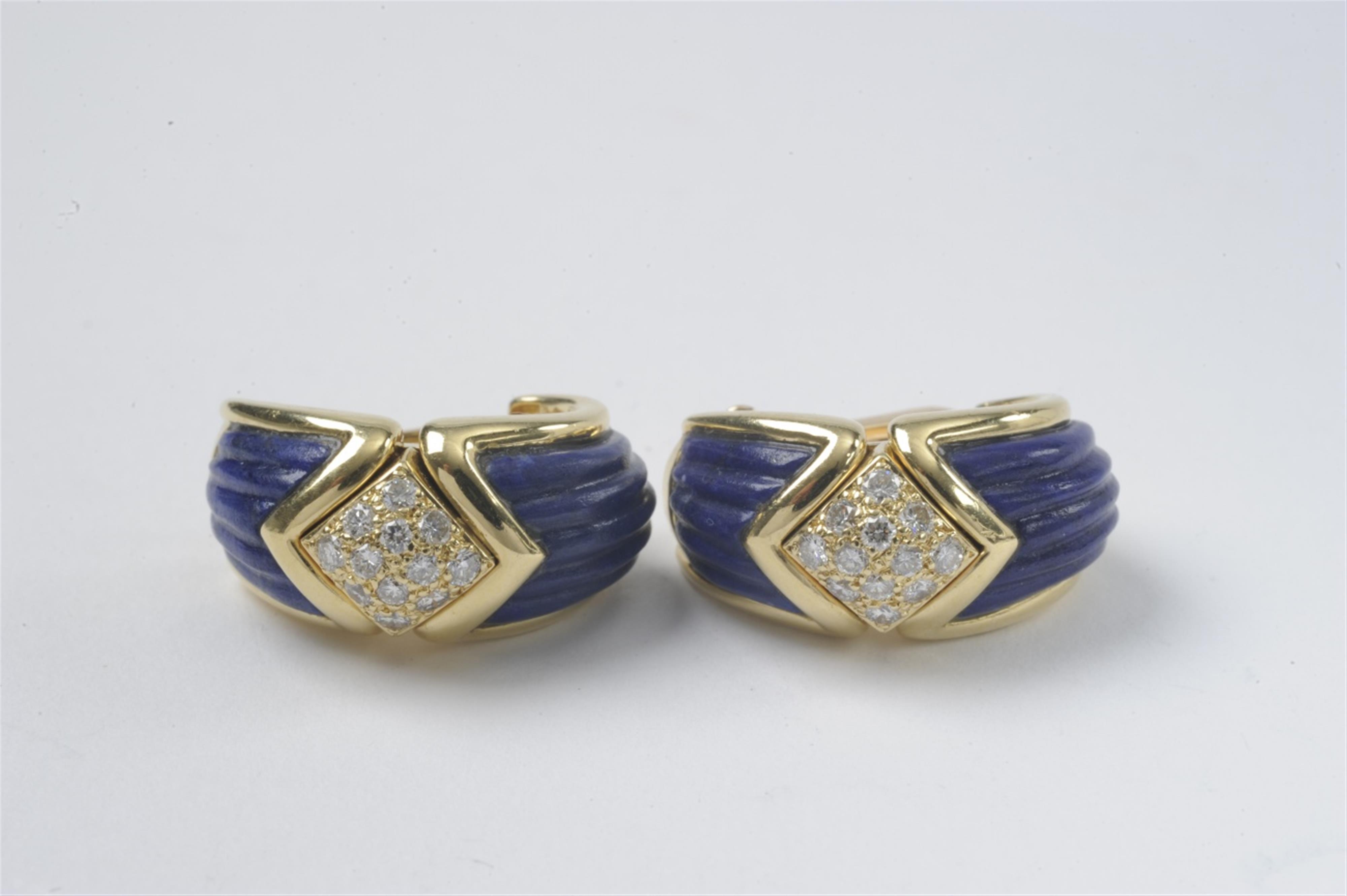 A pair of 18k gold and lapis lazuli clip earrings - image-1