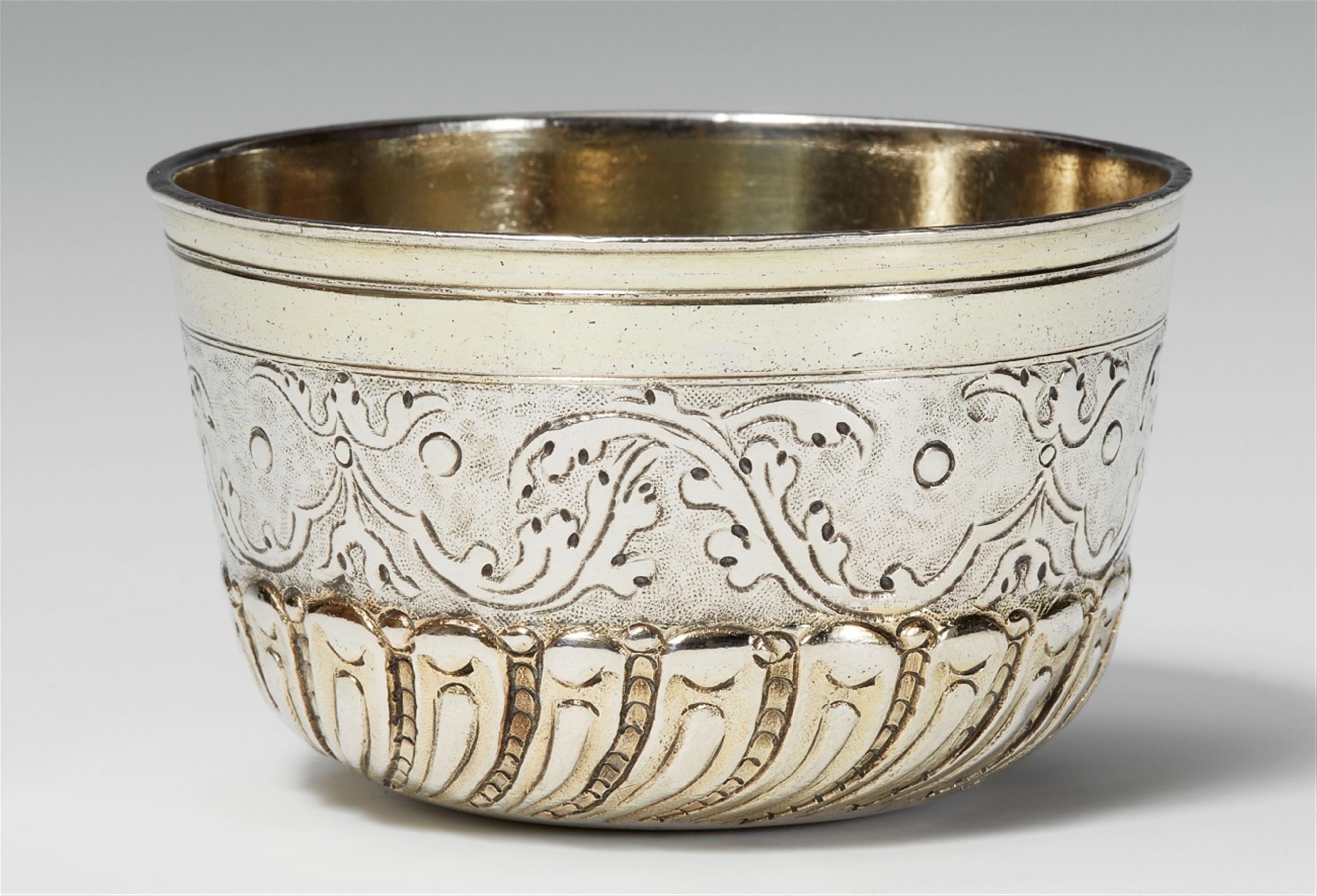 A small Augsburg silver gilt tumbler. Marks of Ulrich Jebenz, 1707 - 11. - image-1