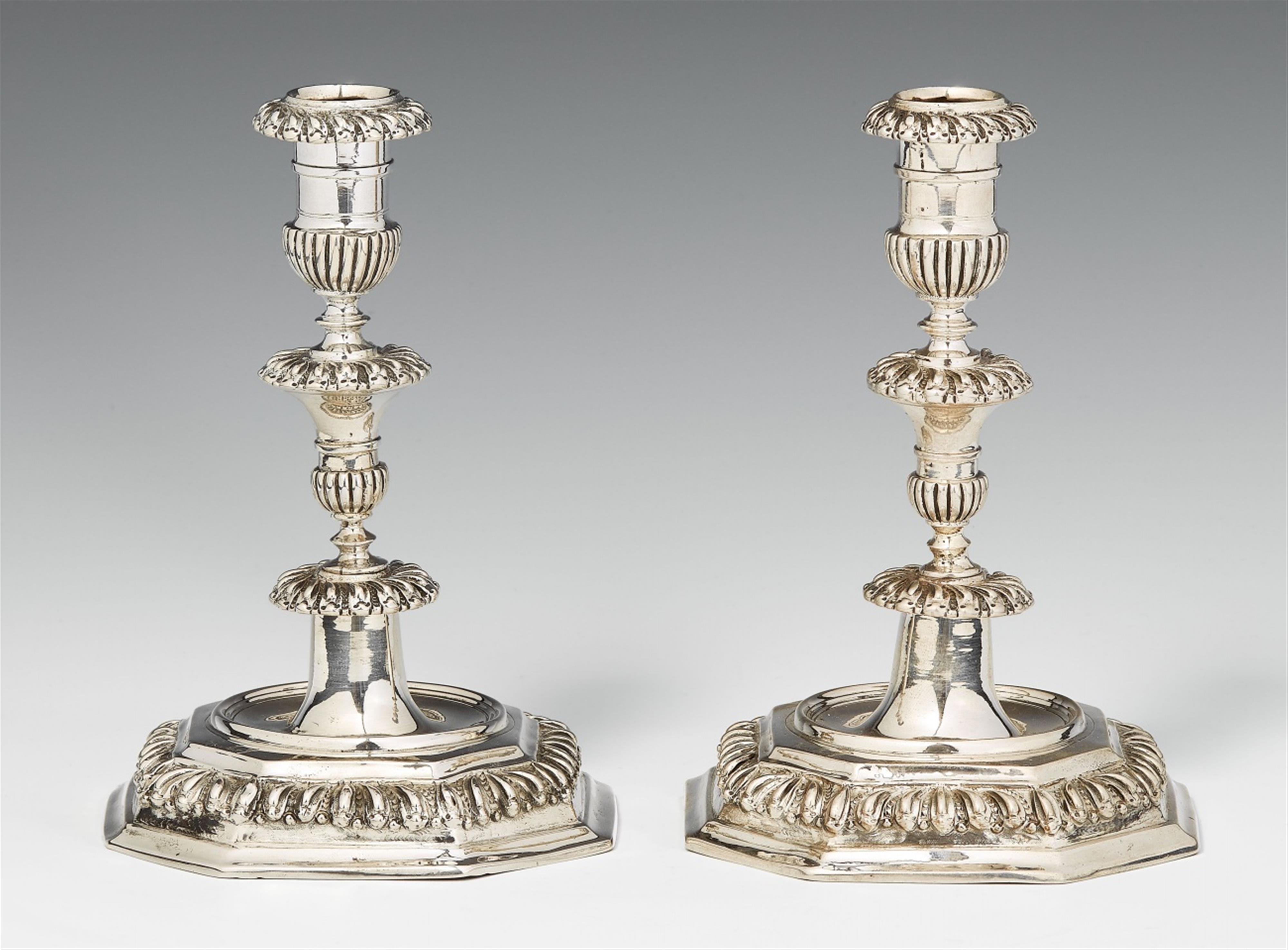 An early pair of Frankfurt silver candlesticks. Marks of David Thisson, ca. 1700. - image-1