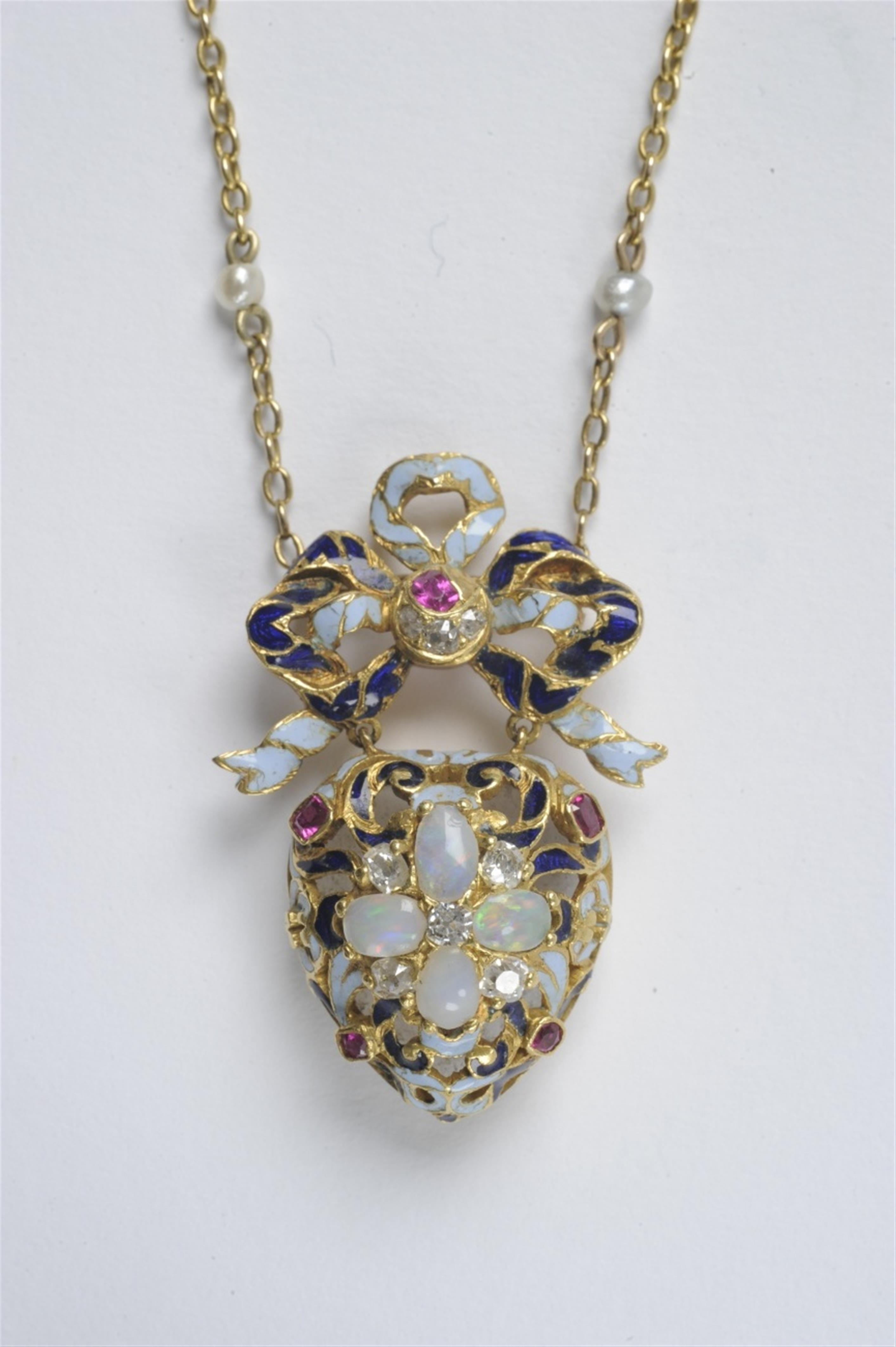 A heart-shaped 18k gold and enamel pendant - image-1