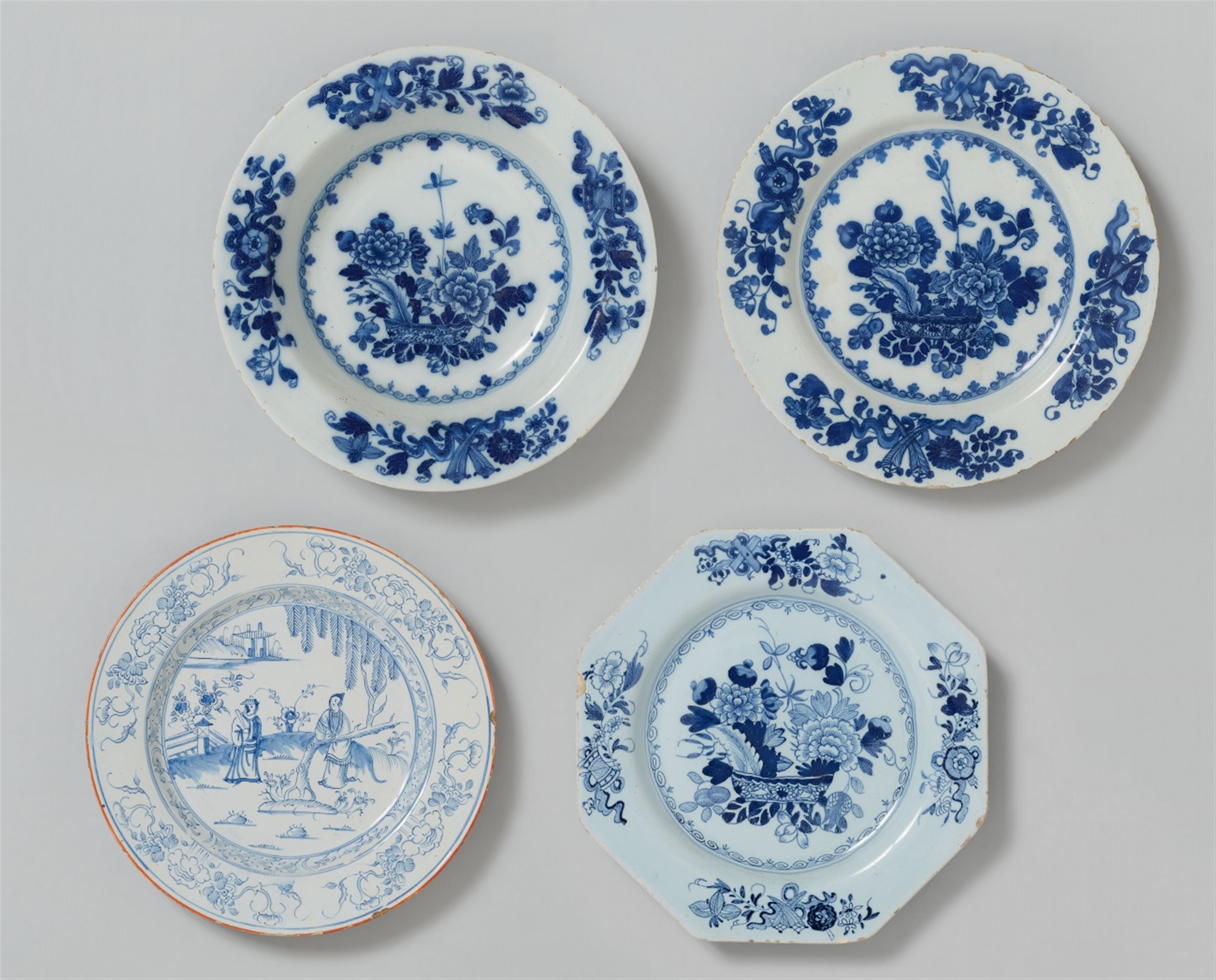 Three Delft or Delftware faience plates with "indianische blumen" - image-1