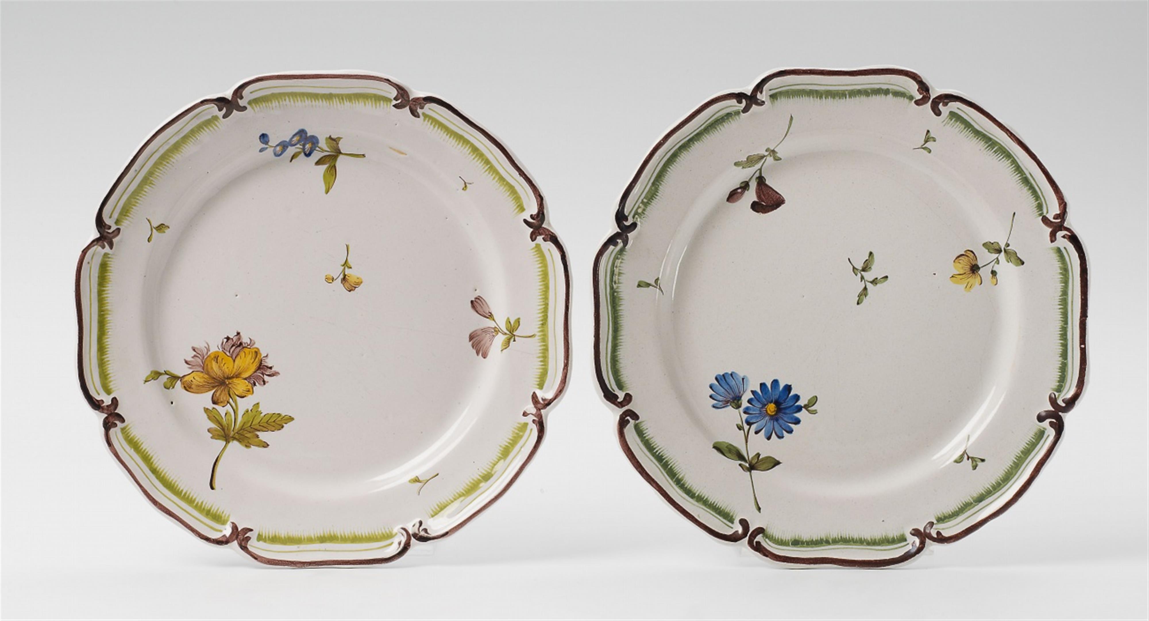 A pair of Stralsund faience plates - image-3