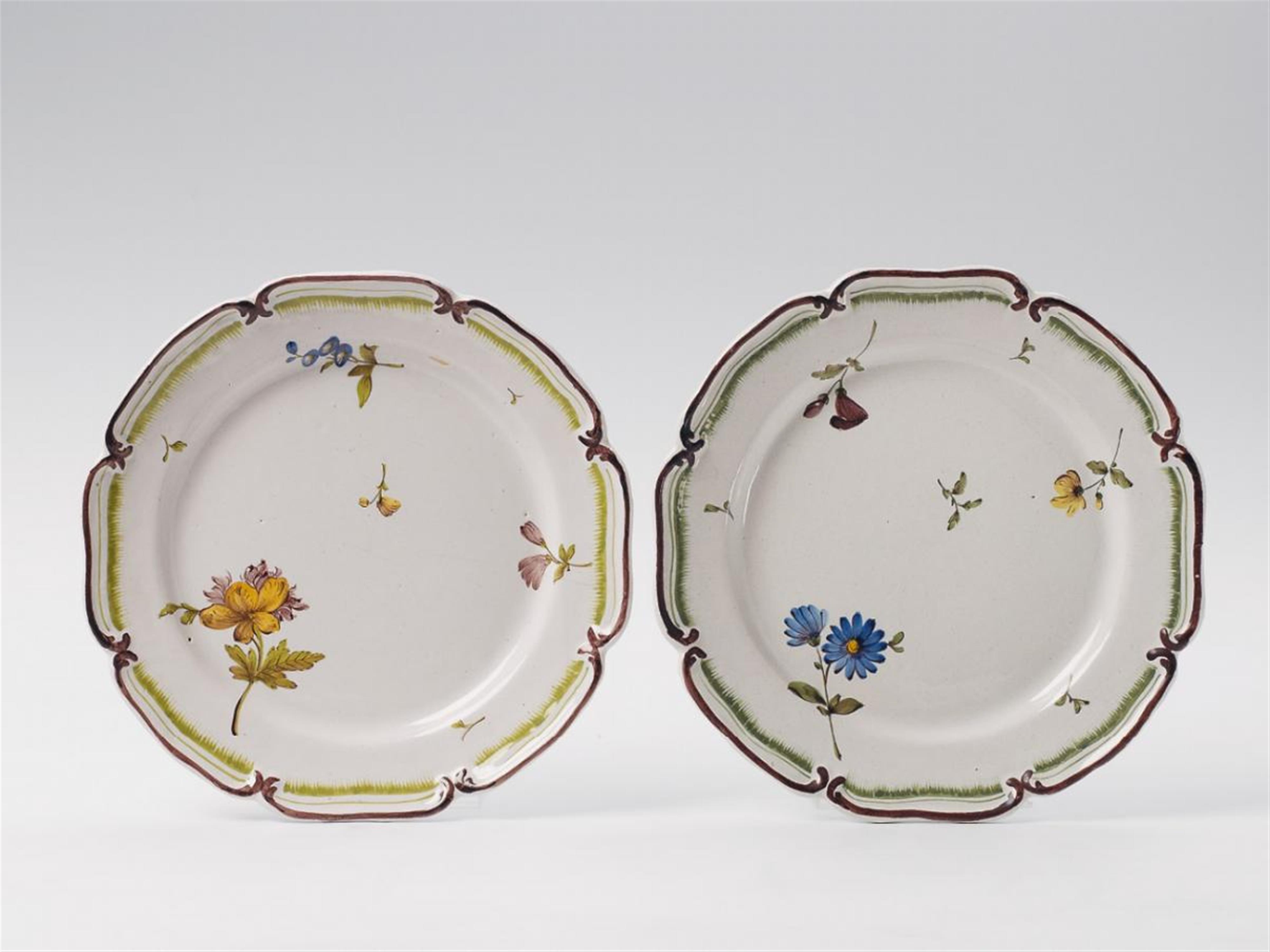 A pair of Stralsund faience plates - image-1