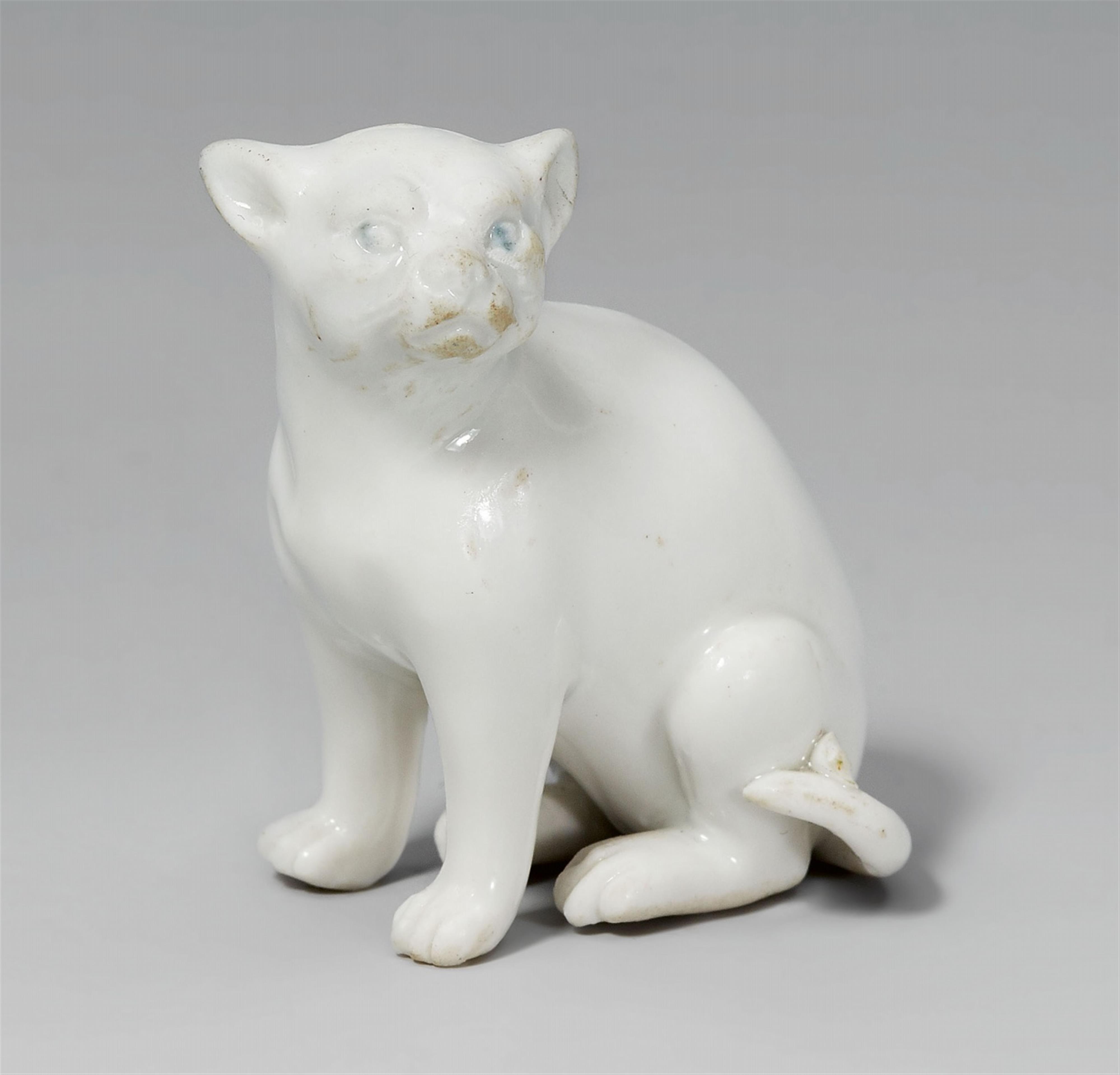 A miniature Meissen attributed porcelain model of a cat - image-1