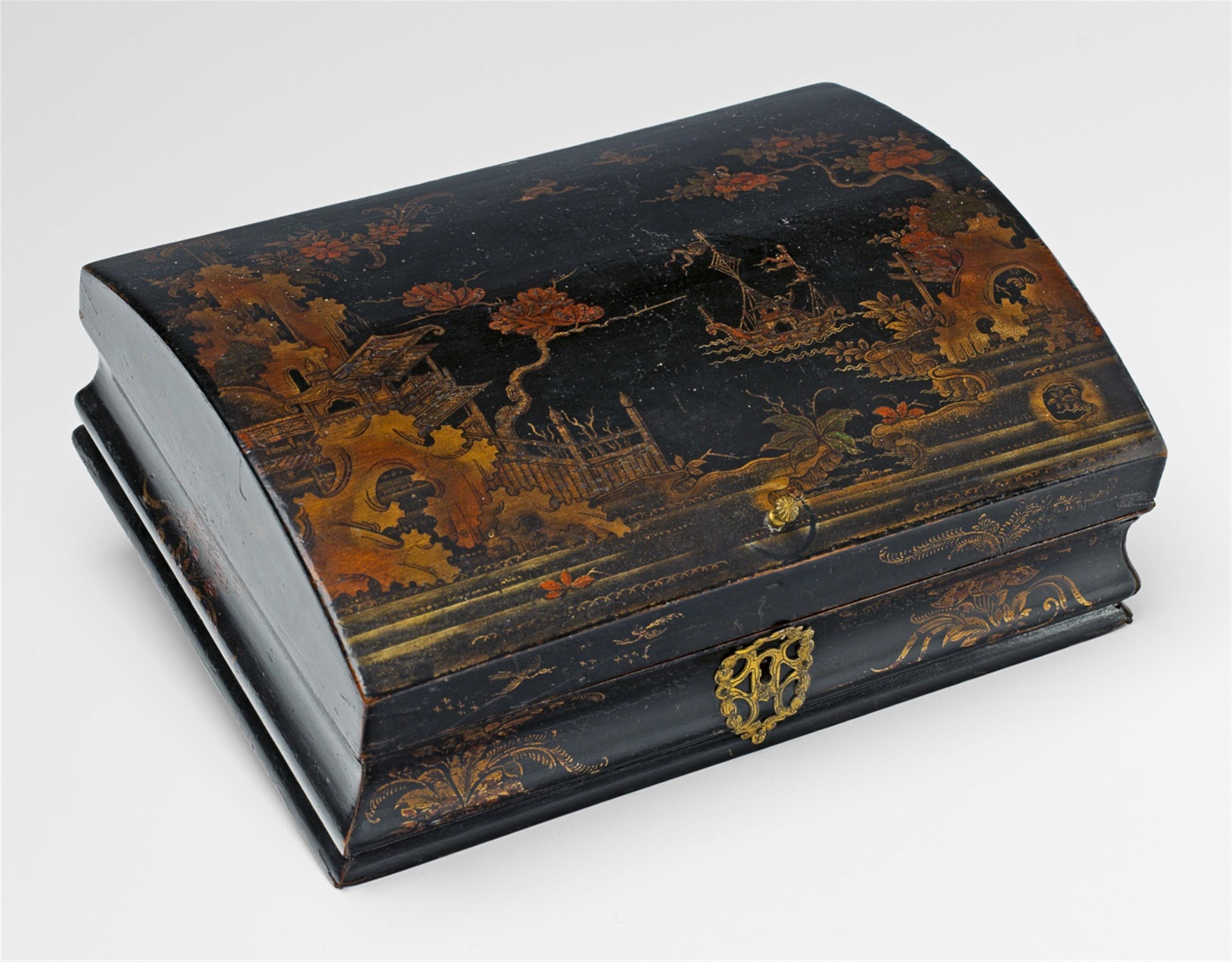A brass-mounted lacquered softwood chinoiserie box - image-1