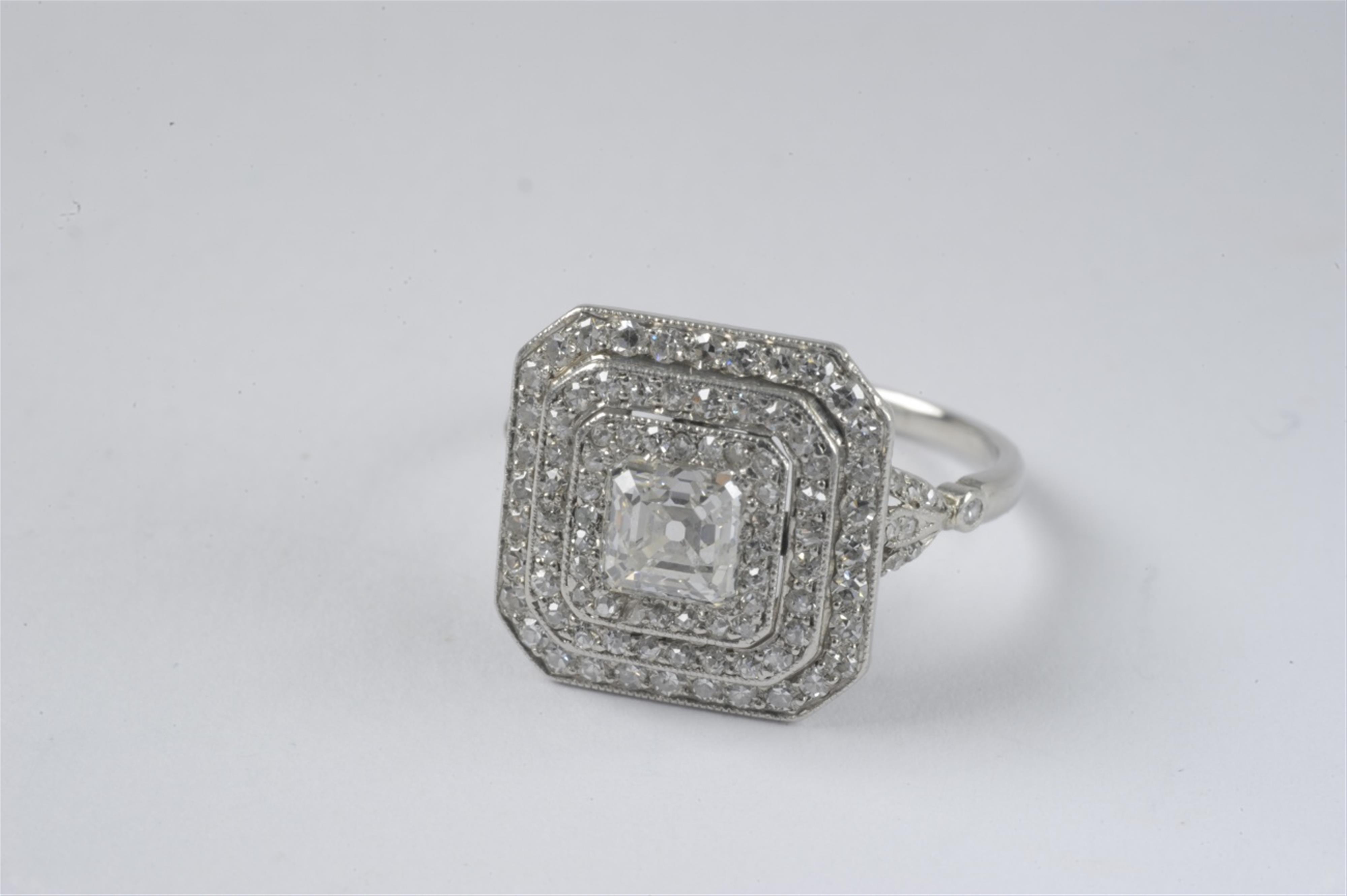 A Belle Epoque platinum and diamond ring - image-1