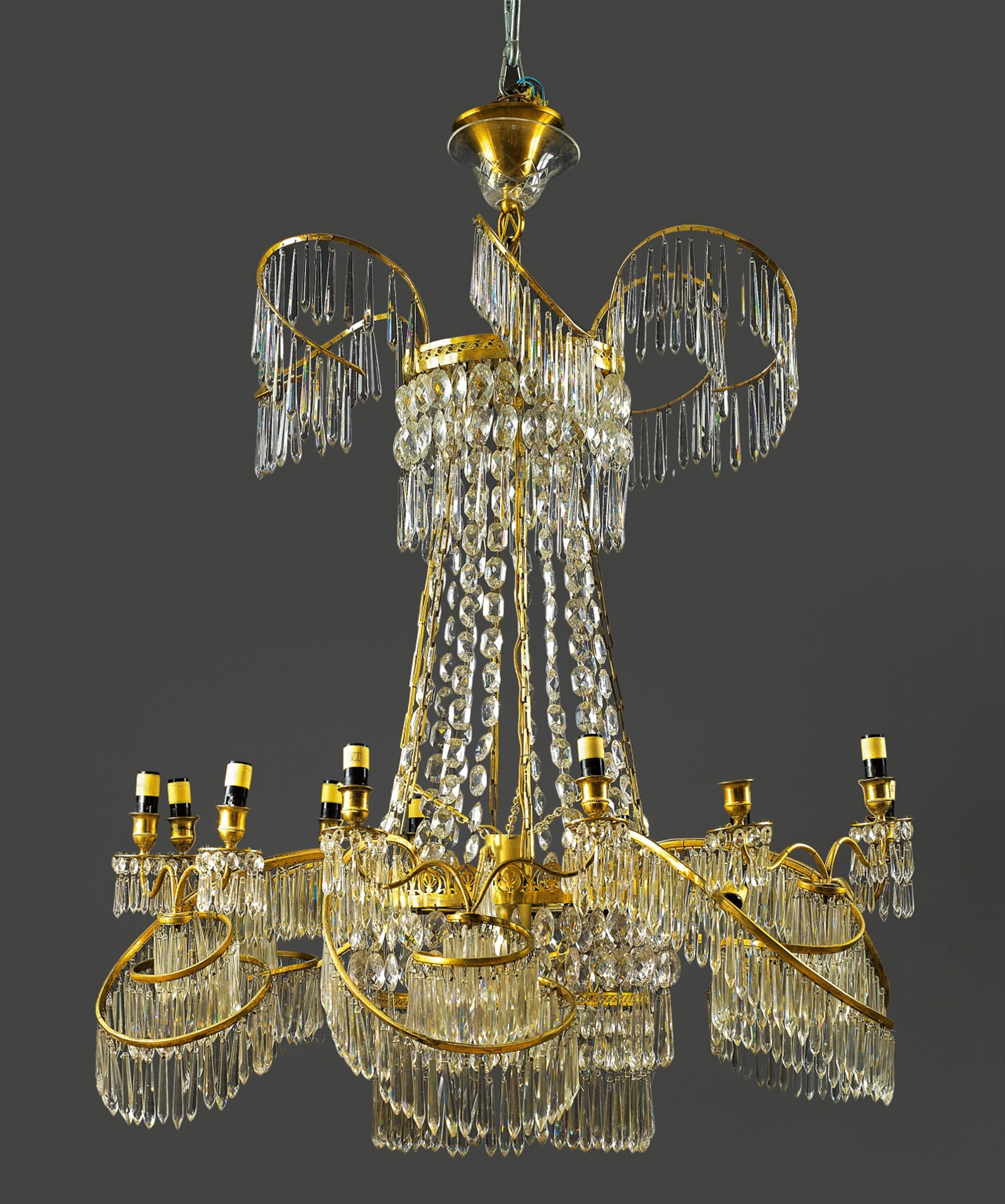 A fine Neoclassical cut glass chandelier - image-1
