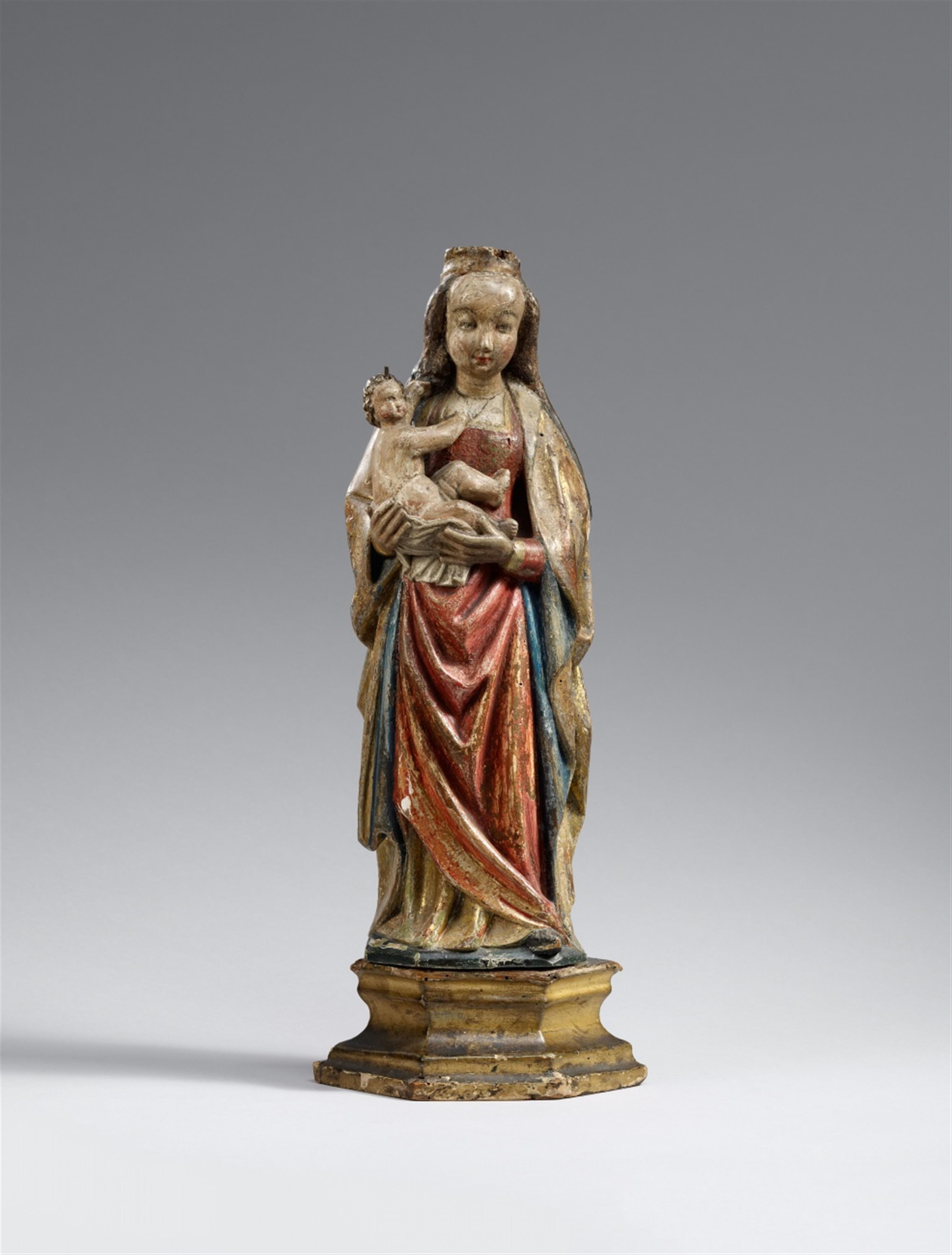 Mechelen circa 1530 - A Mechelen carved wooden figure of the Virgin and Child, circa 1530 - image-1